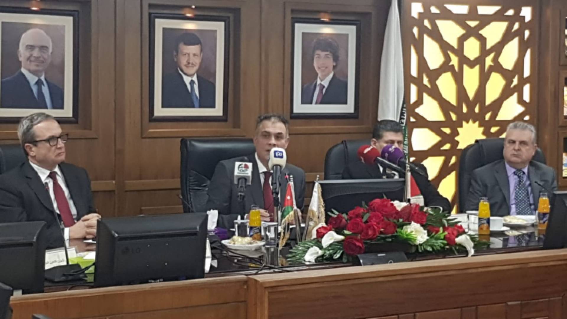 صورة من المؤتمر الصحفي