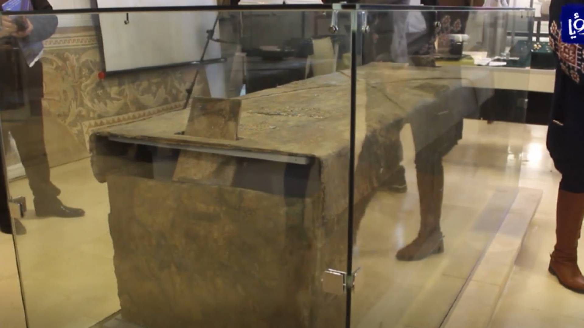 آثار جرش تكشف النقاب عن أقدم تابوت أثري مصنوع من الرصاص