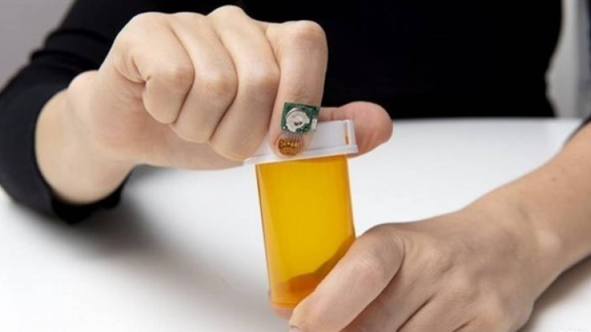 وحدات استشعار على الأظافر