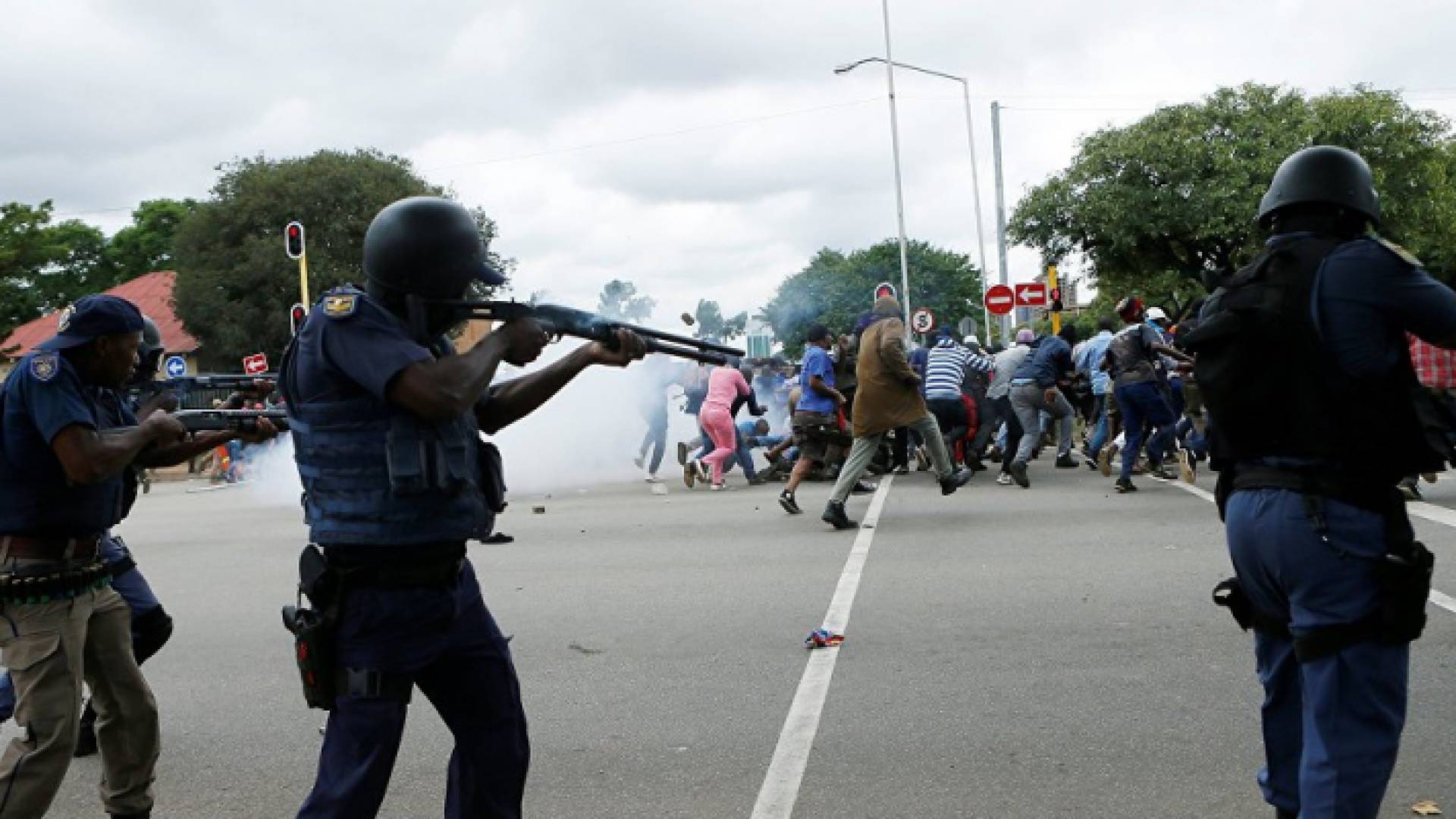 الشرطة السودانية تمنع مظاهرة في احد محافظات السودان