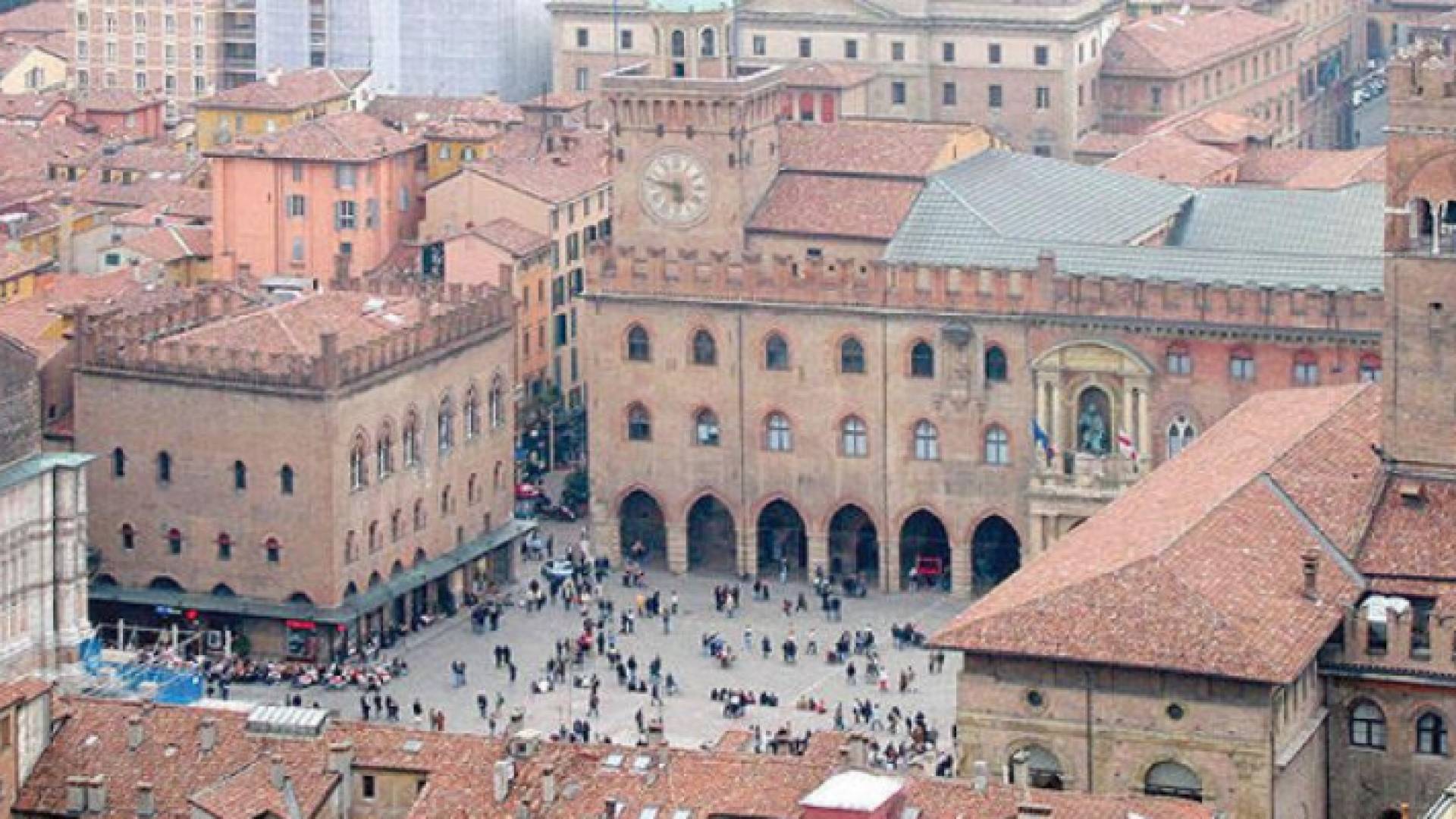 جامعة بولونيا