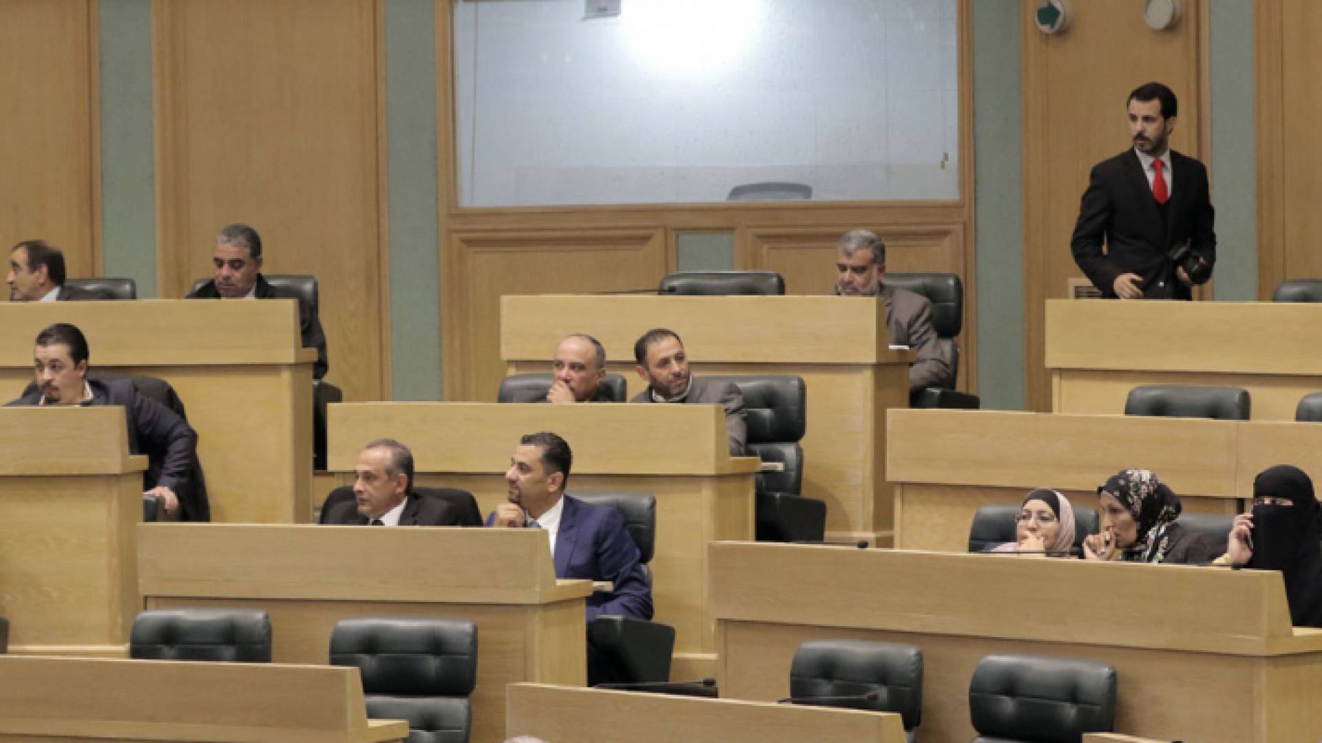 جلسة سابقة لمجلس النواب