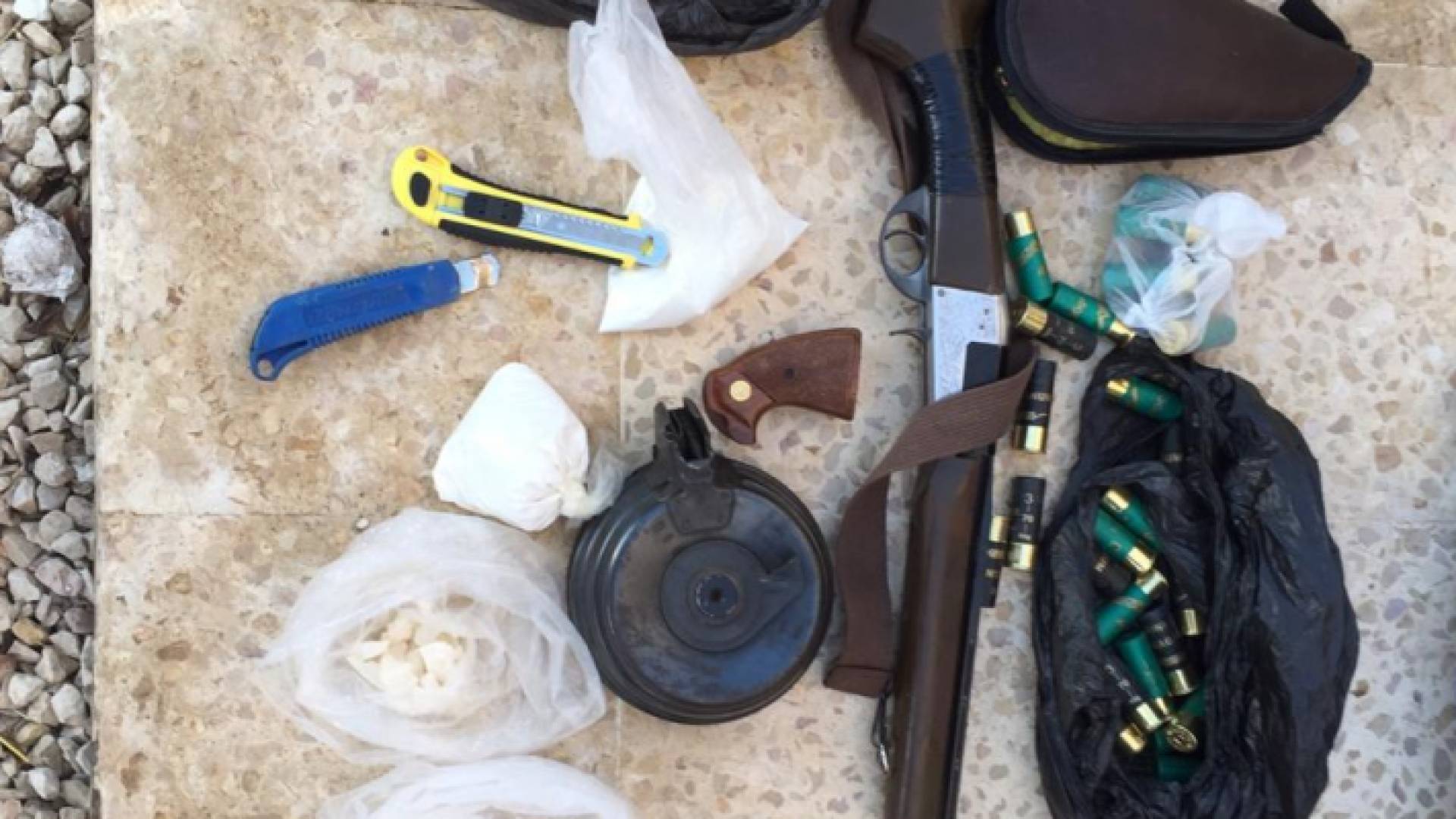 "المكافحة" تلقي القبض على 13 مطلوبا