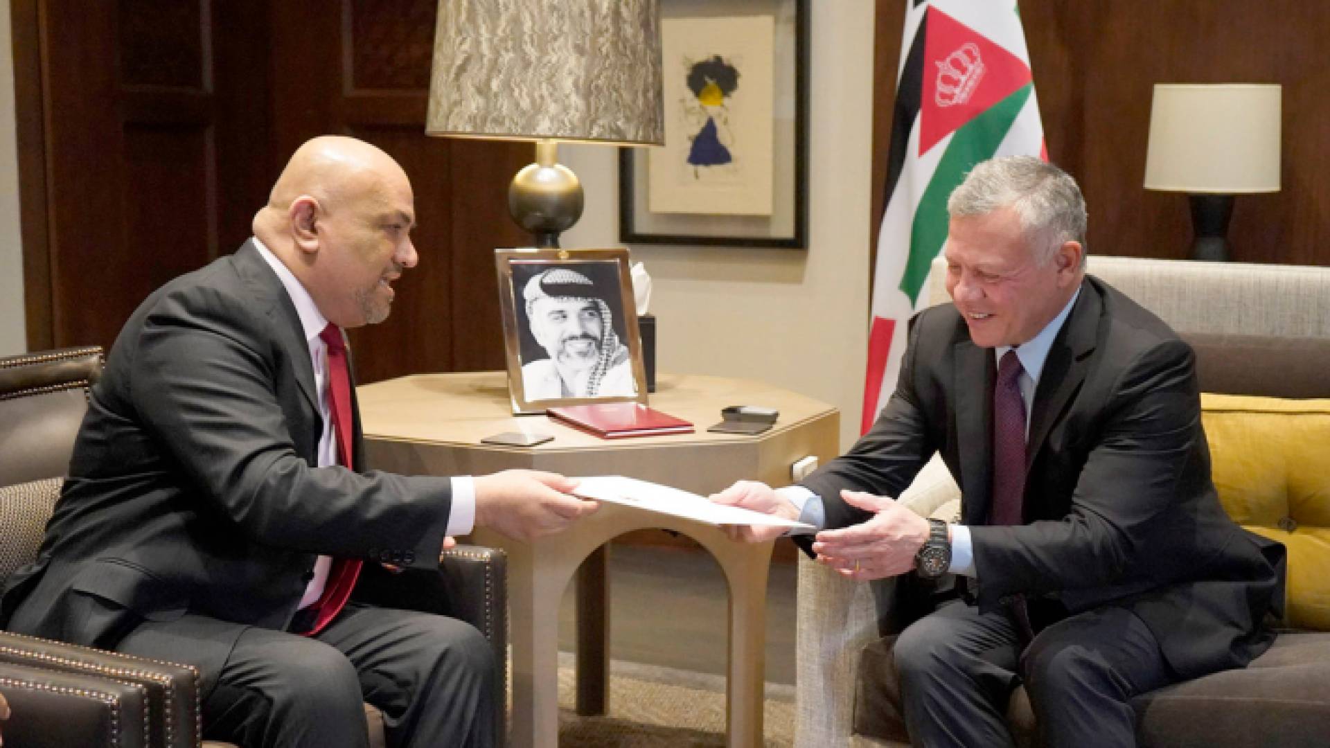 الملك يستقبل وزير الخارجية اليمني