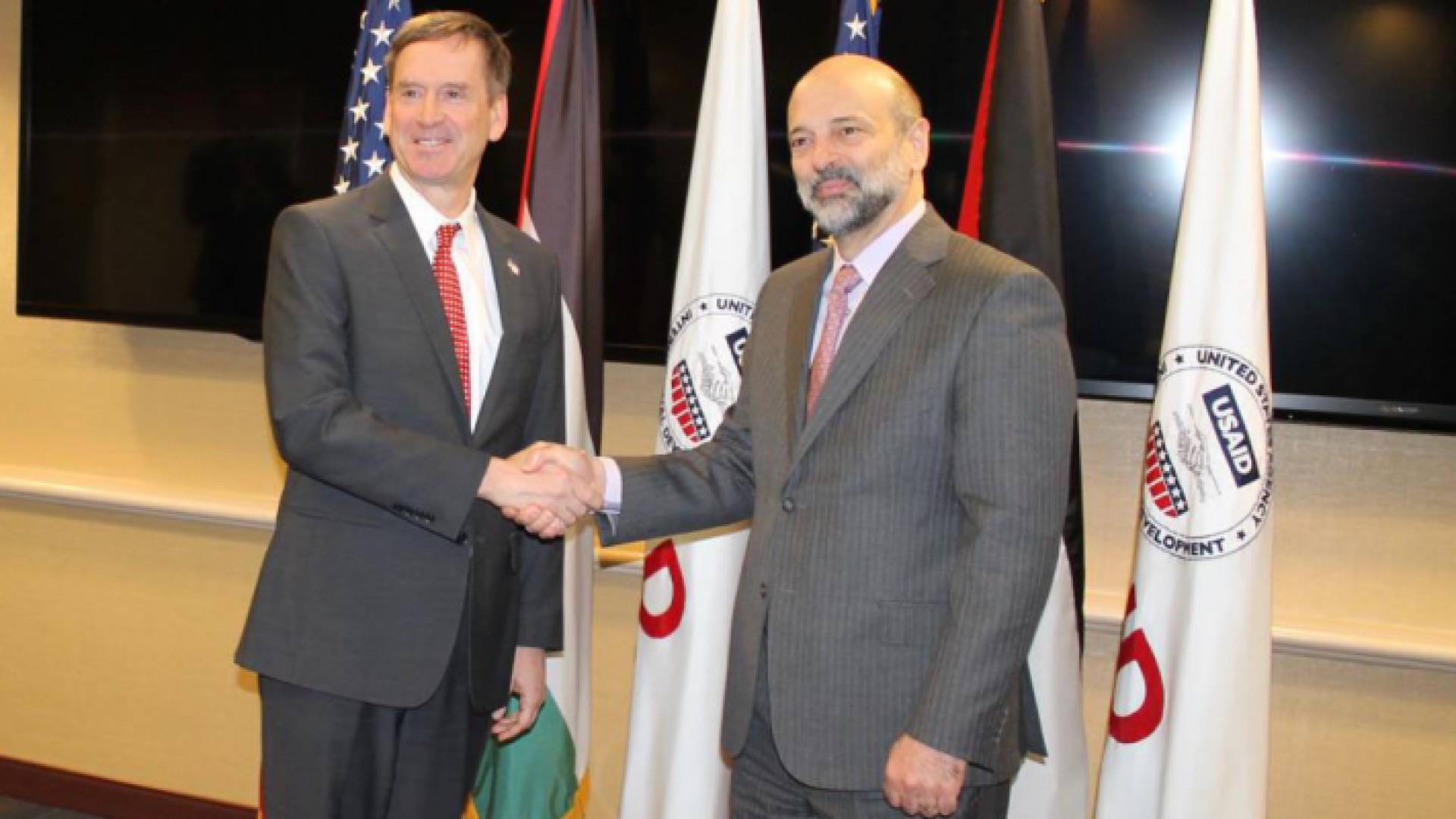 الرزاز يجتمع مع كبار مسؤولي الإدارة الأمريكية ورئيس الوكالة الأمريكية للتنمية