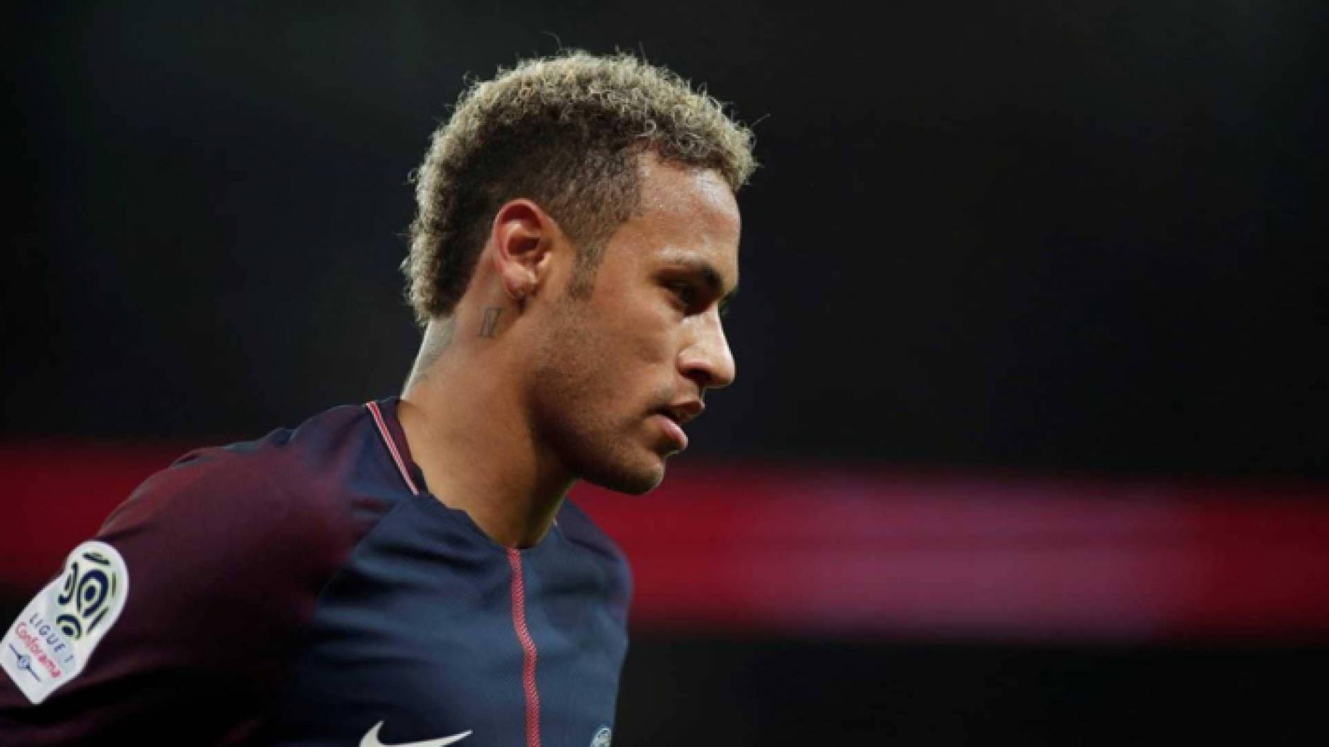 النجم البرازيلي نيمار دا سيلفا لاعب فريق باريس سان جيرمان