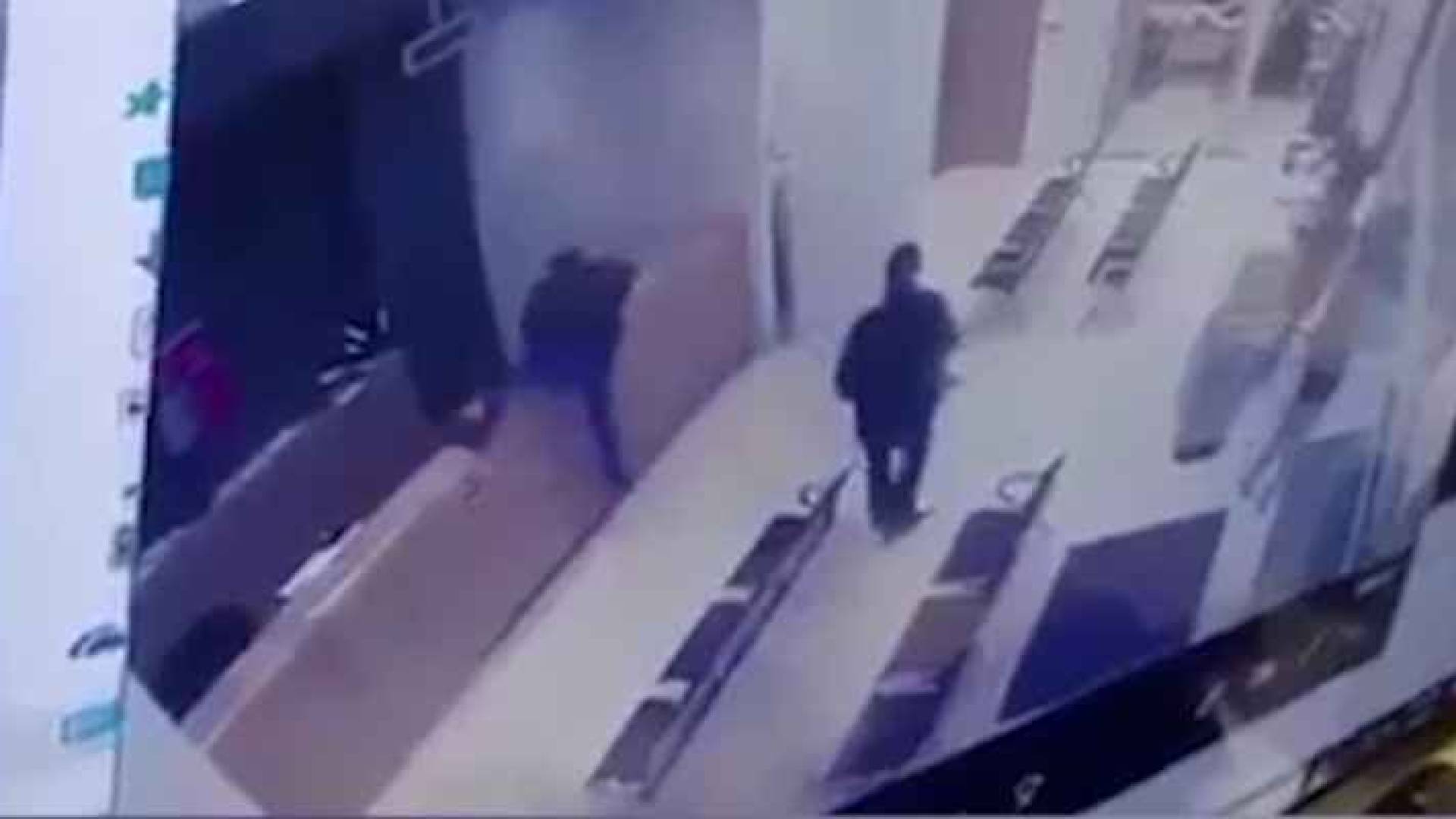 خلال عملية السطو على البنك