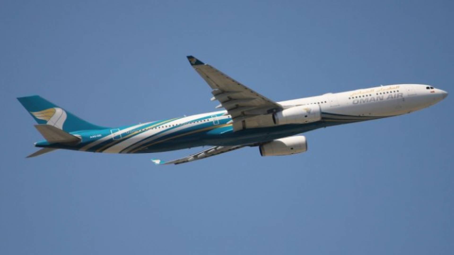 طائرة عمانية