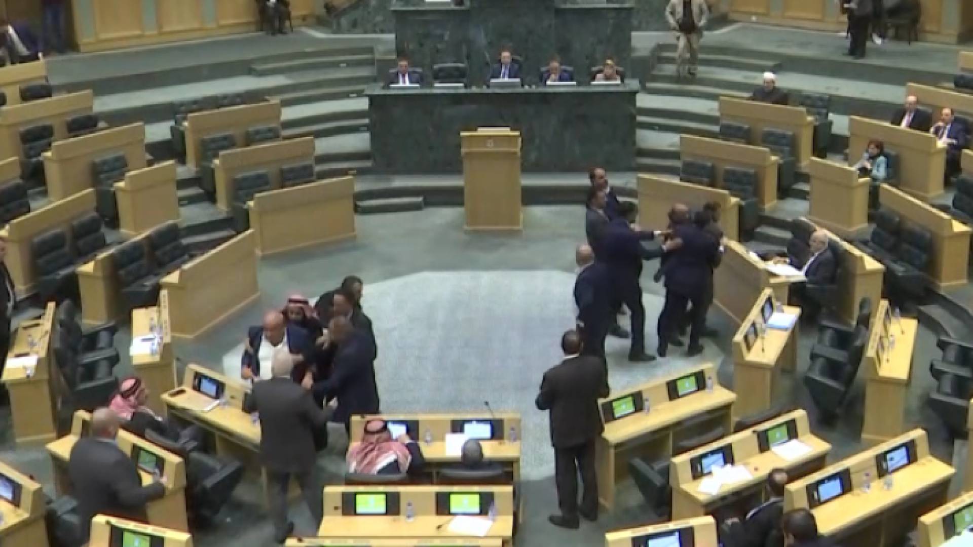 جانب من الجلسة