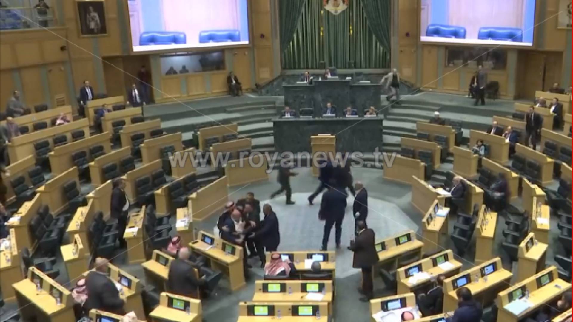 مشاجرة بين النائبين عطية والبرايسة تحت القبة