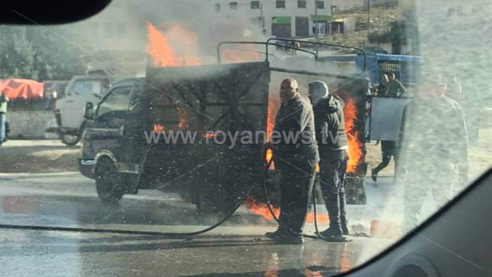 حريق بكب على طريق الحزام في عمان