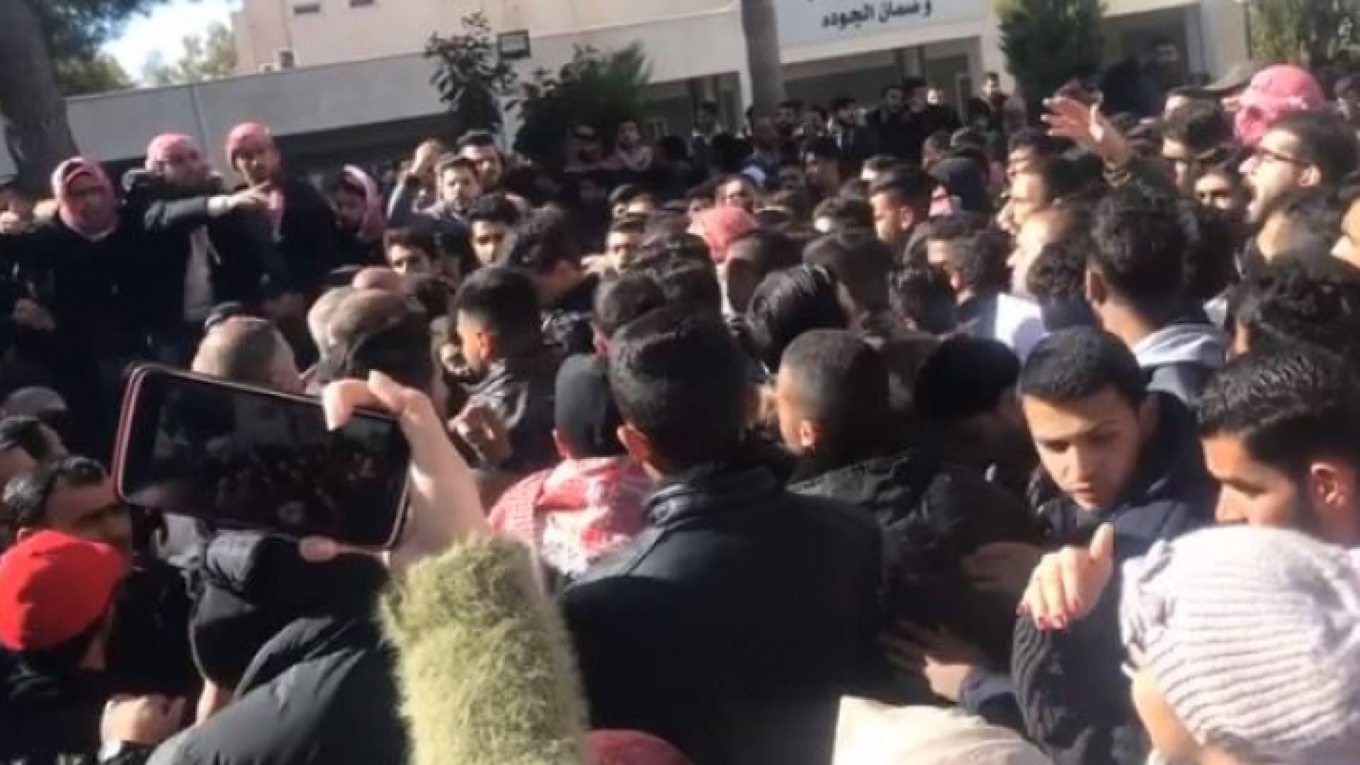 جانب من اعتصام طلبة البلقاء التطبيقية