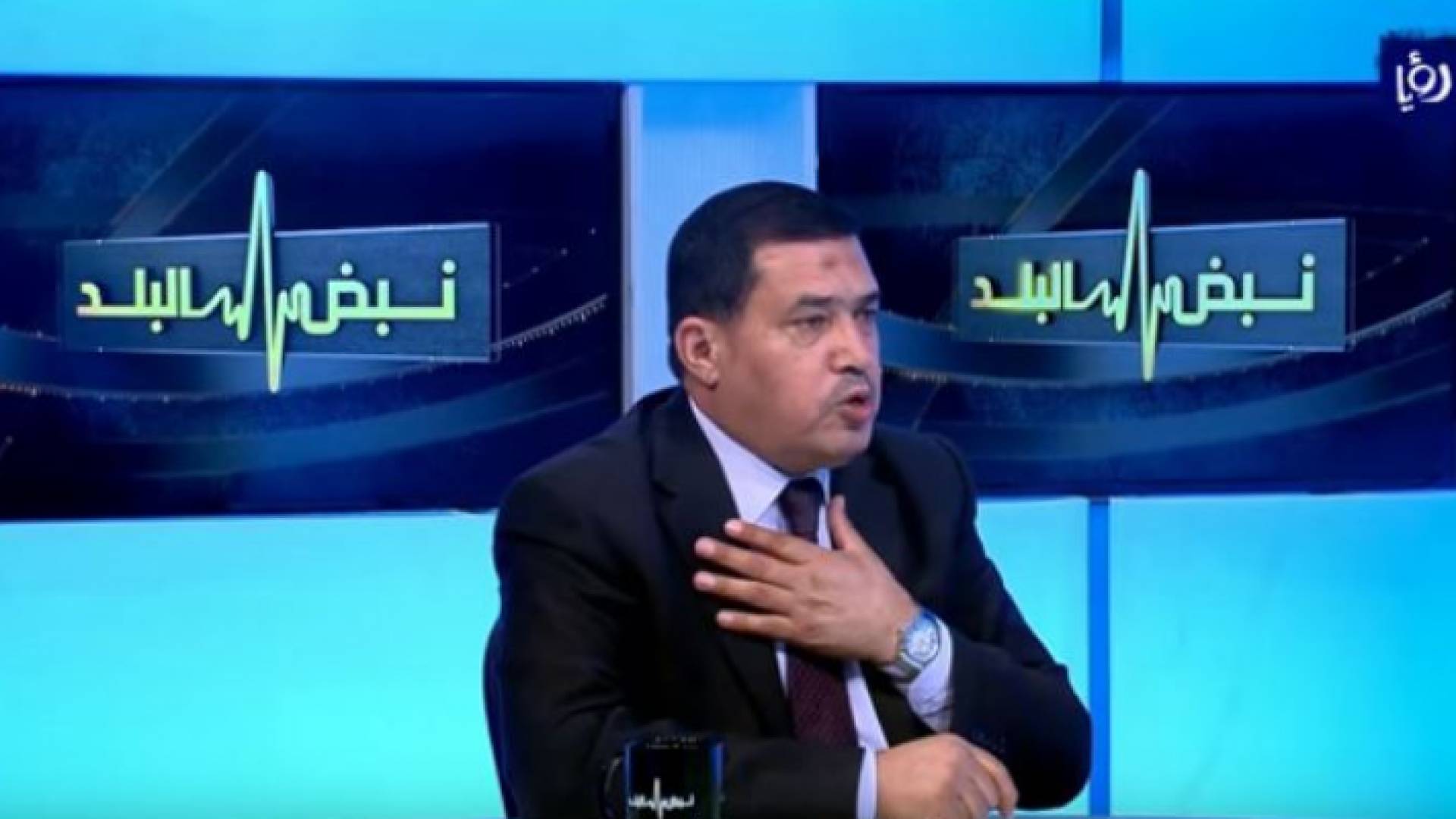 اثناء استضافته في برنامج نبض البلد - ارشيفية