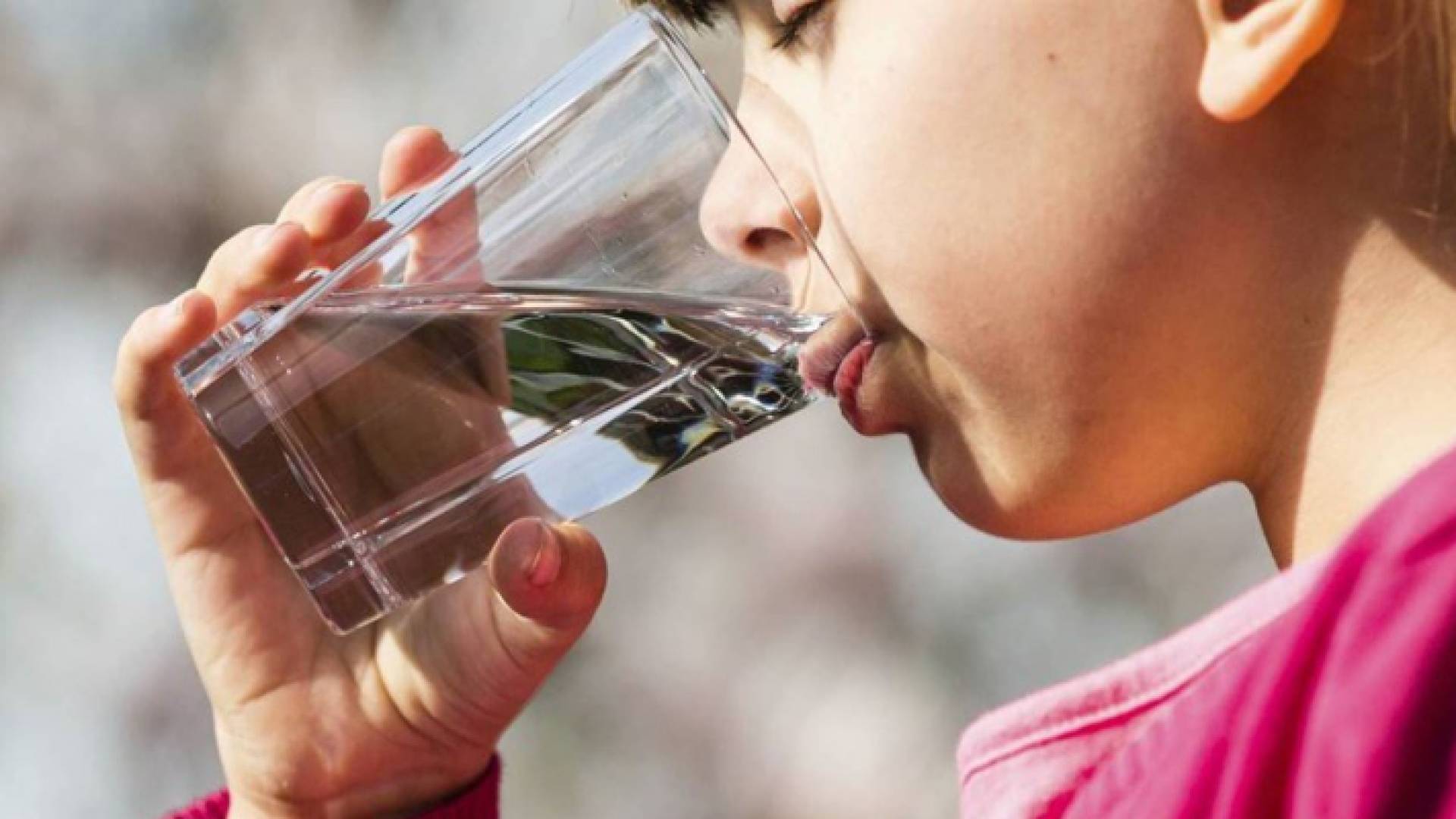 شرب الماء - ارشيفية