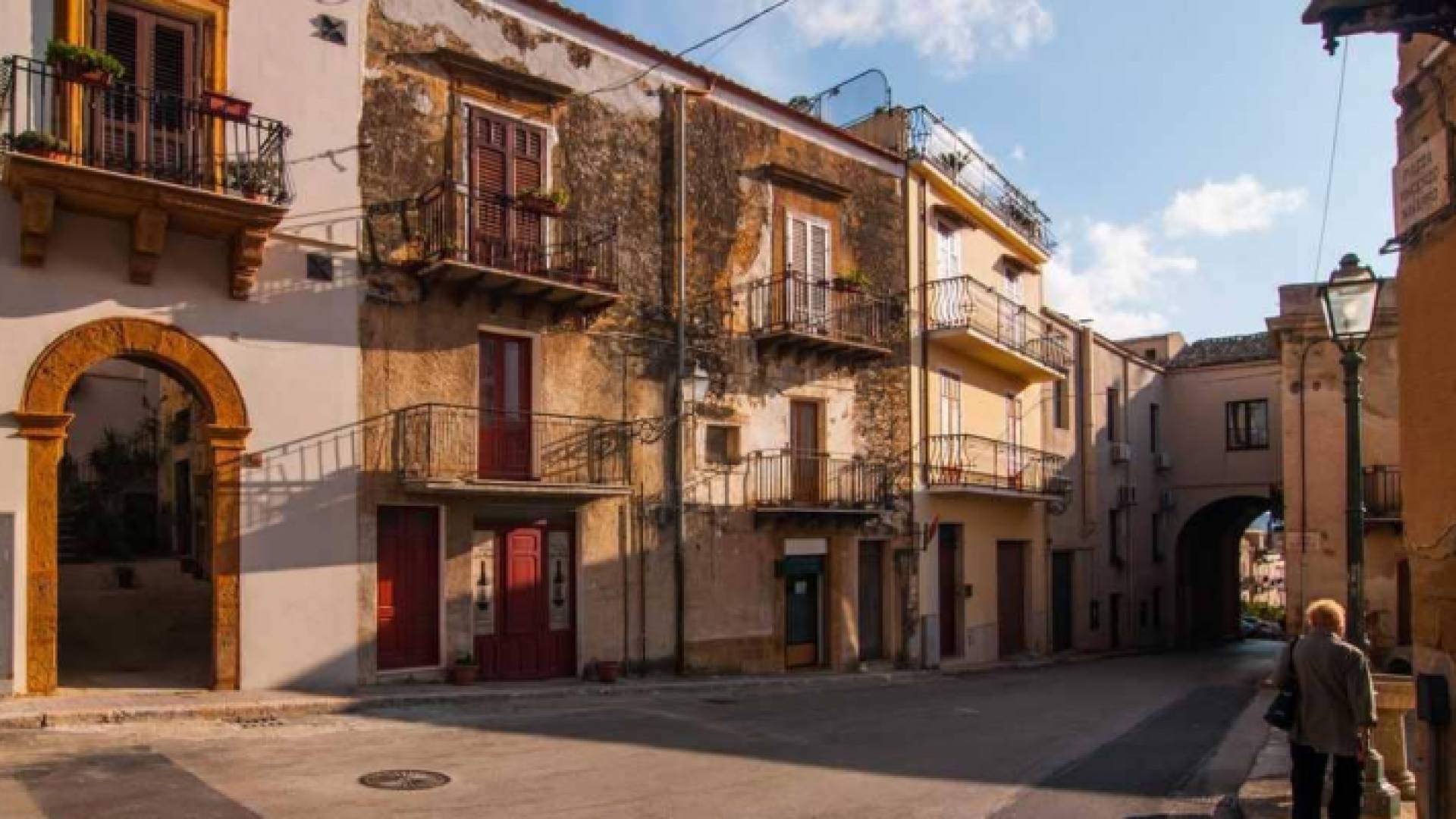 بيوت ومنازل مدينة سامبوكا ذات التراث العربي