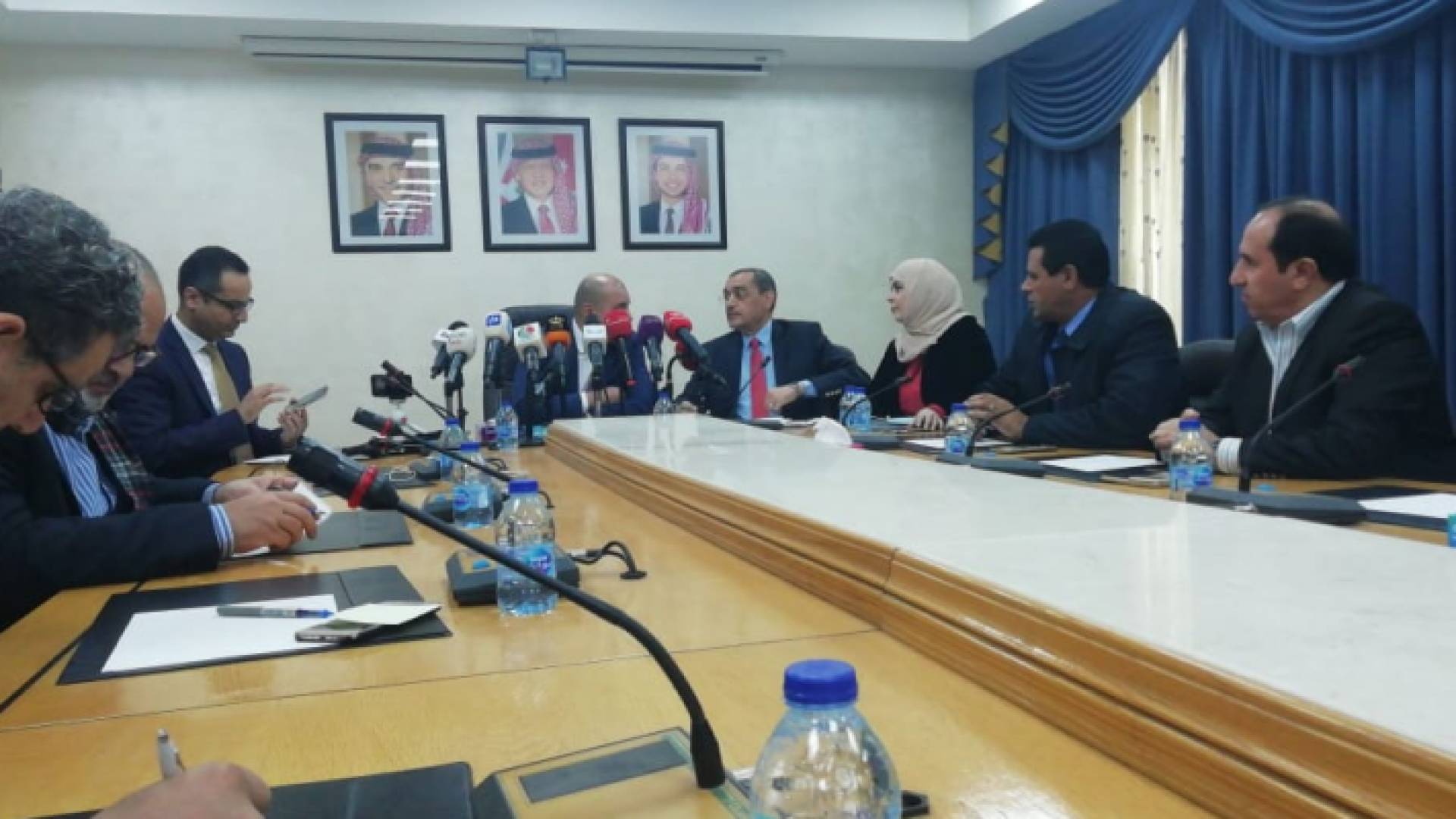 من الاجتماع