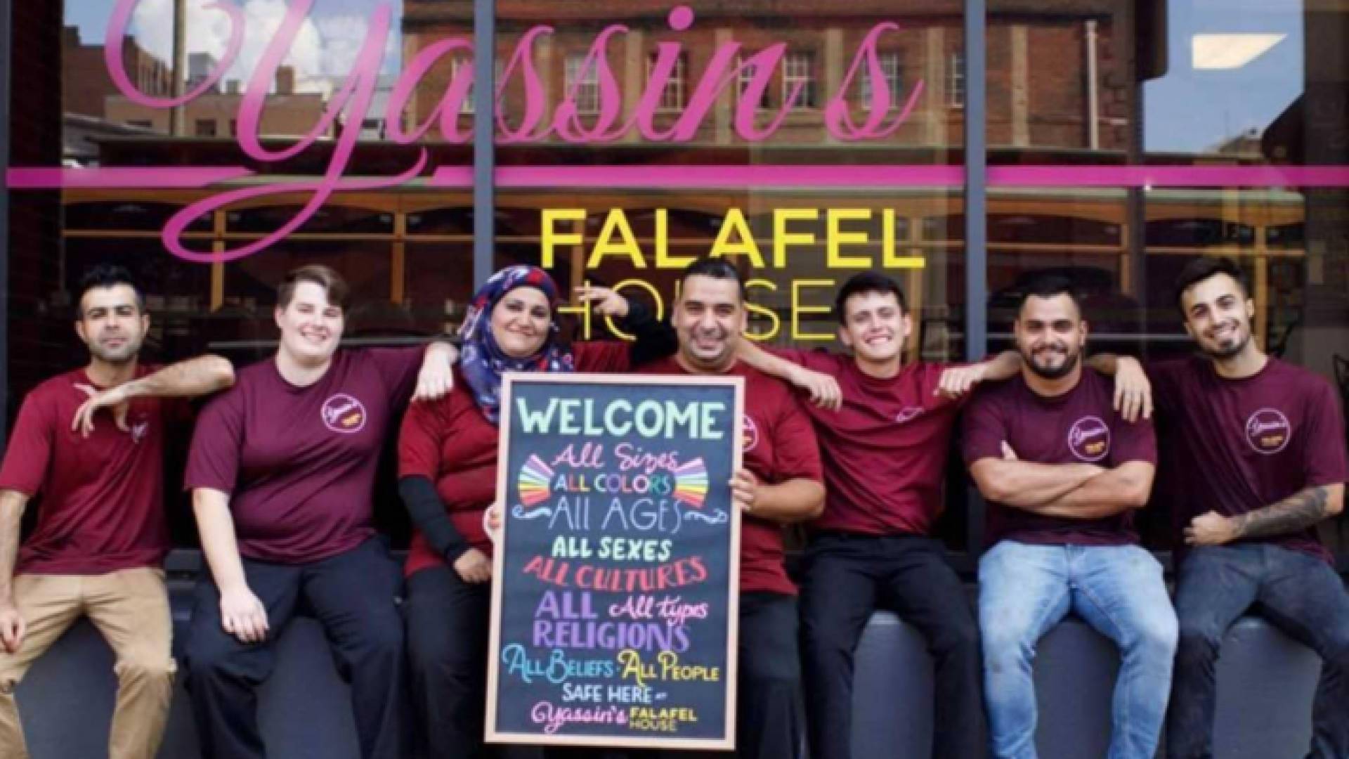 يتواجد المطعم في مدينة نوكسفيل بولاية تينيسي