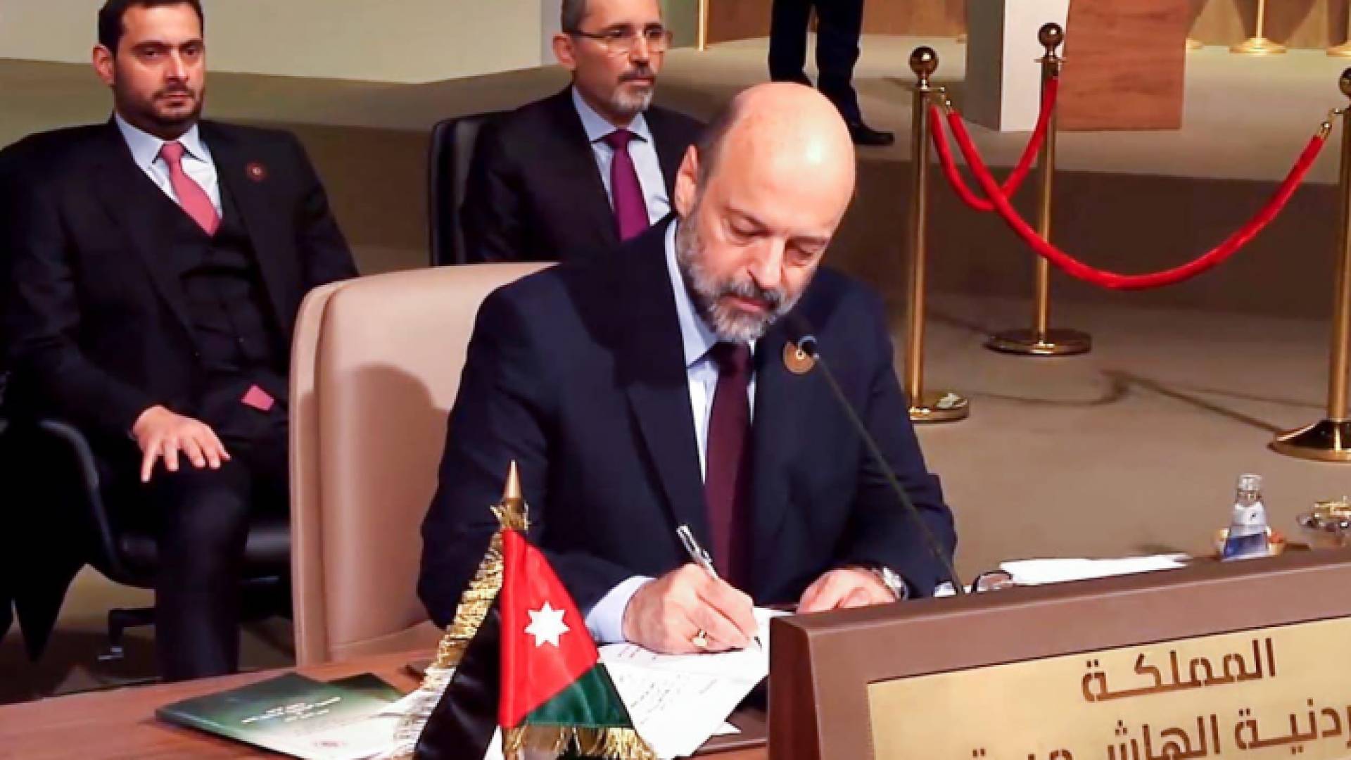 رئيس الوزراء الدكتور عمر الرزاز