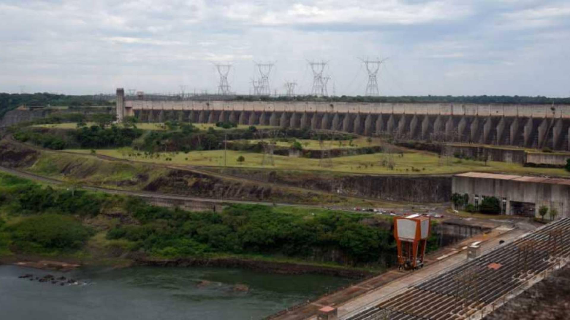 انهيار سد في البرازيل