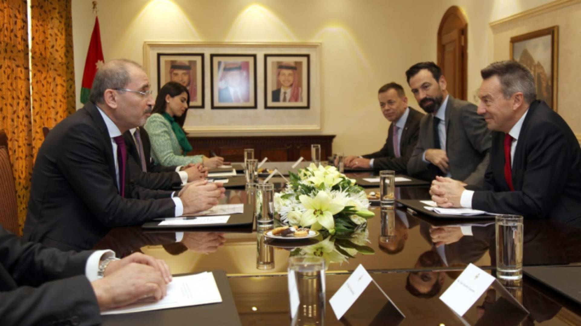 الصفدي يلتقي رئيس اللجنة الدولية للصليب الأحمر