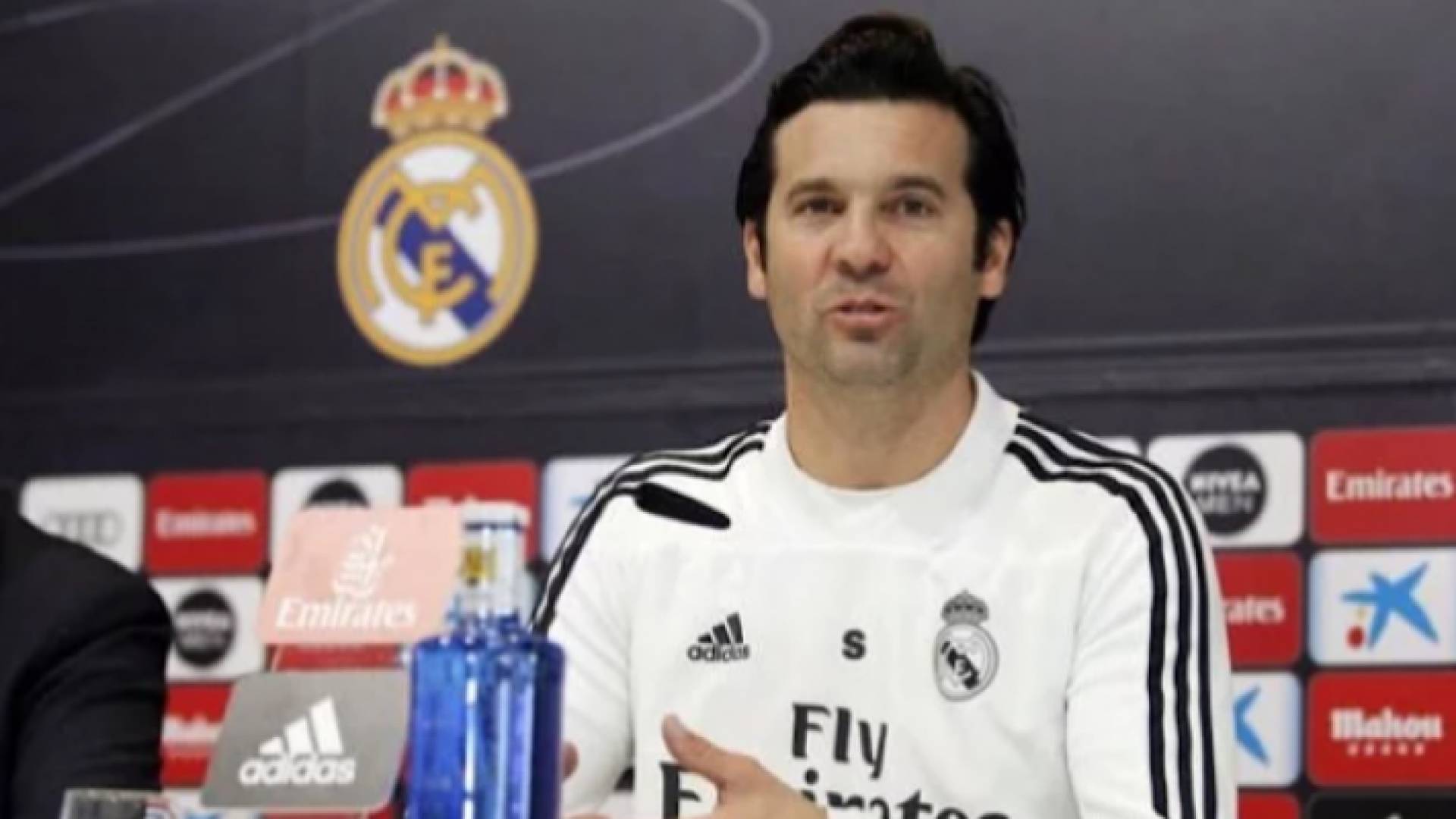 المدرب الأرجنتيني سانتياجو سولاري المدير الفني لنادي ريال مدريد الإسباني