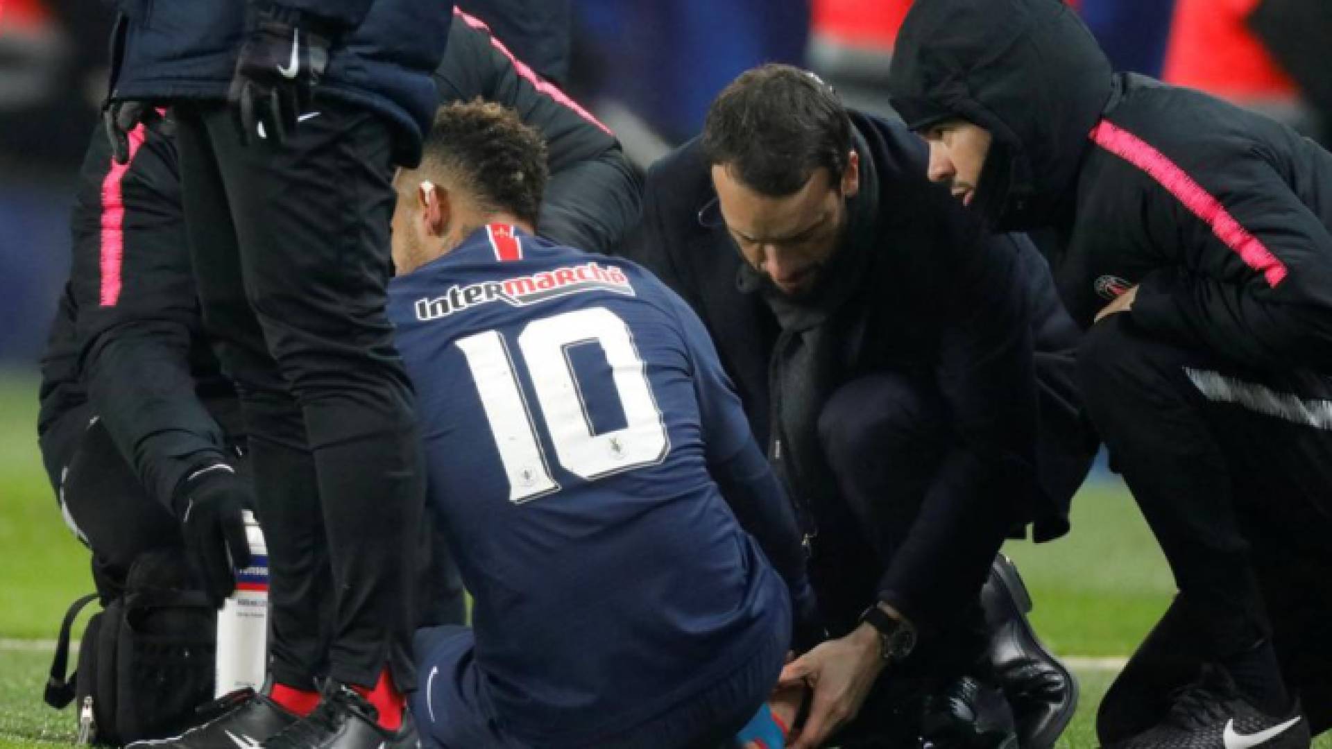 نيمار يغيب عن باريس سان جيرمان لمدة 10 أسابيع