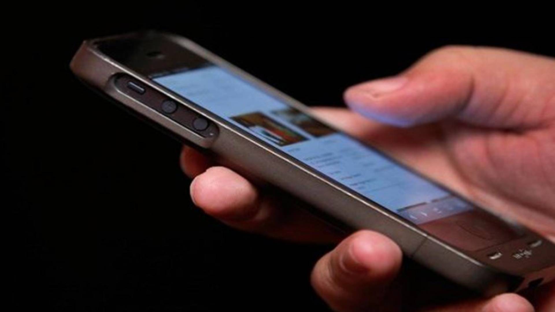 الإمارات استخدمت سلاحا إلكترونيا فائقا للتجسس على هواتف آيفون خصومها