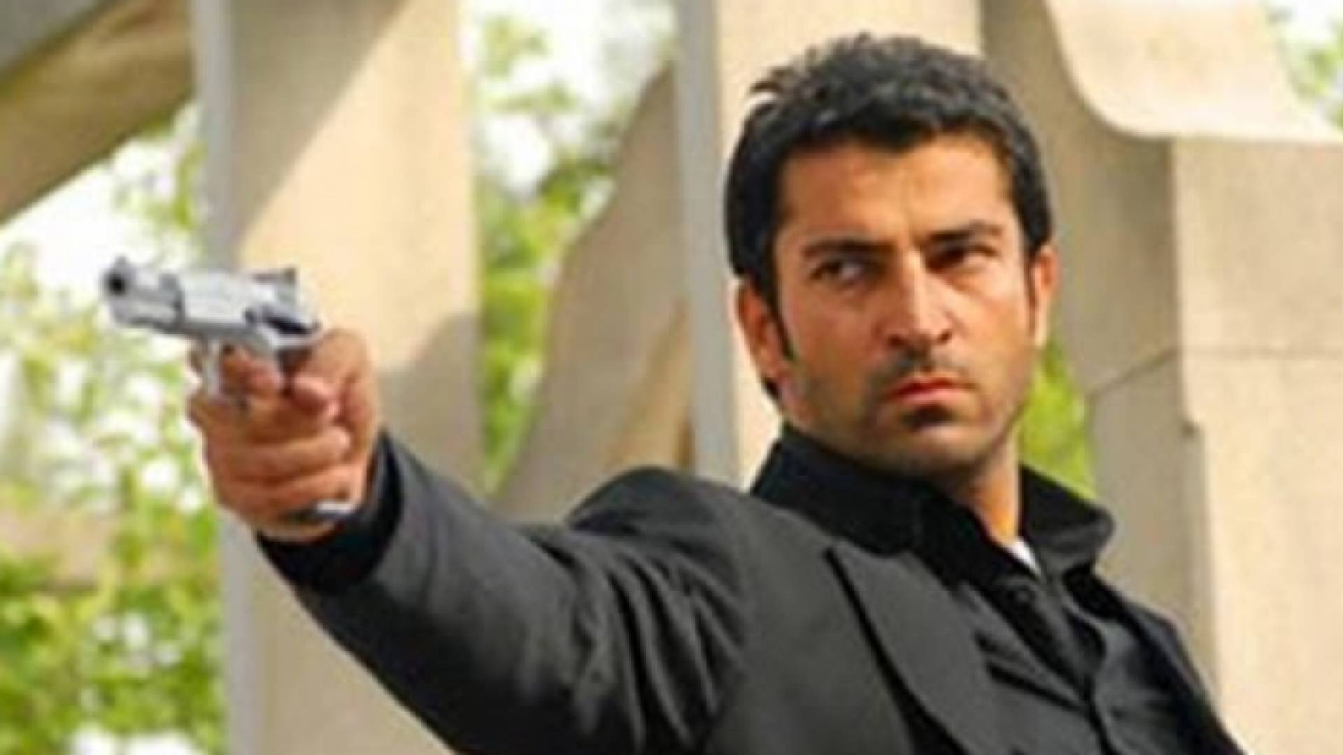 النجم التركي كنان إميرزلي أوغلو، الشهير في العالم العربي بـ"عمار الكوسوفي"