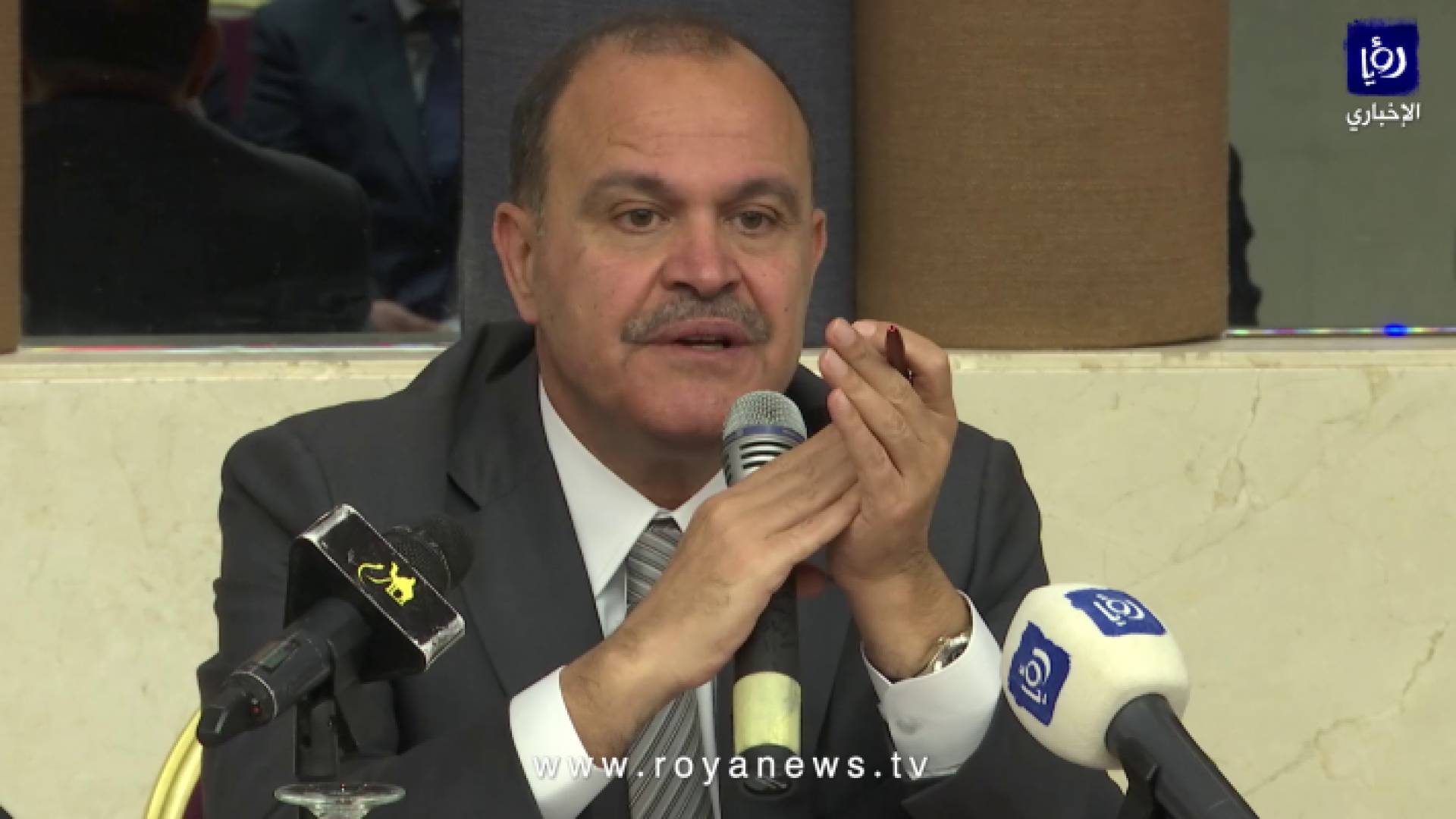 اثناء حفل الاشهار