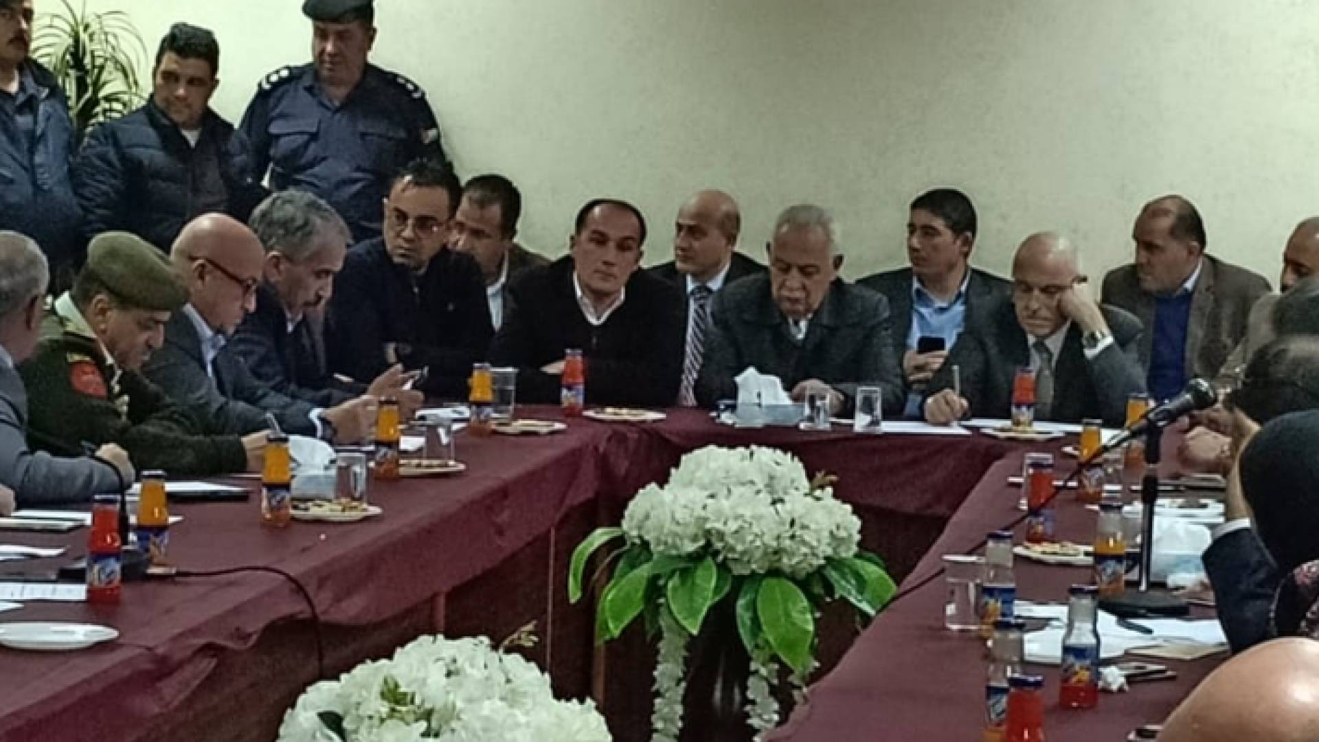 العيسوي وفريق وزاري يزورن الرمثا للاطلاع على معيقات الاستثمار