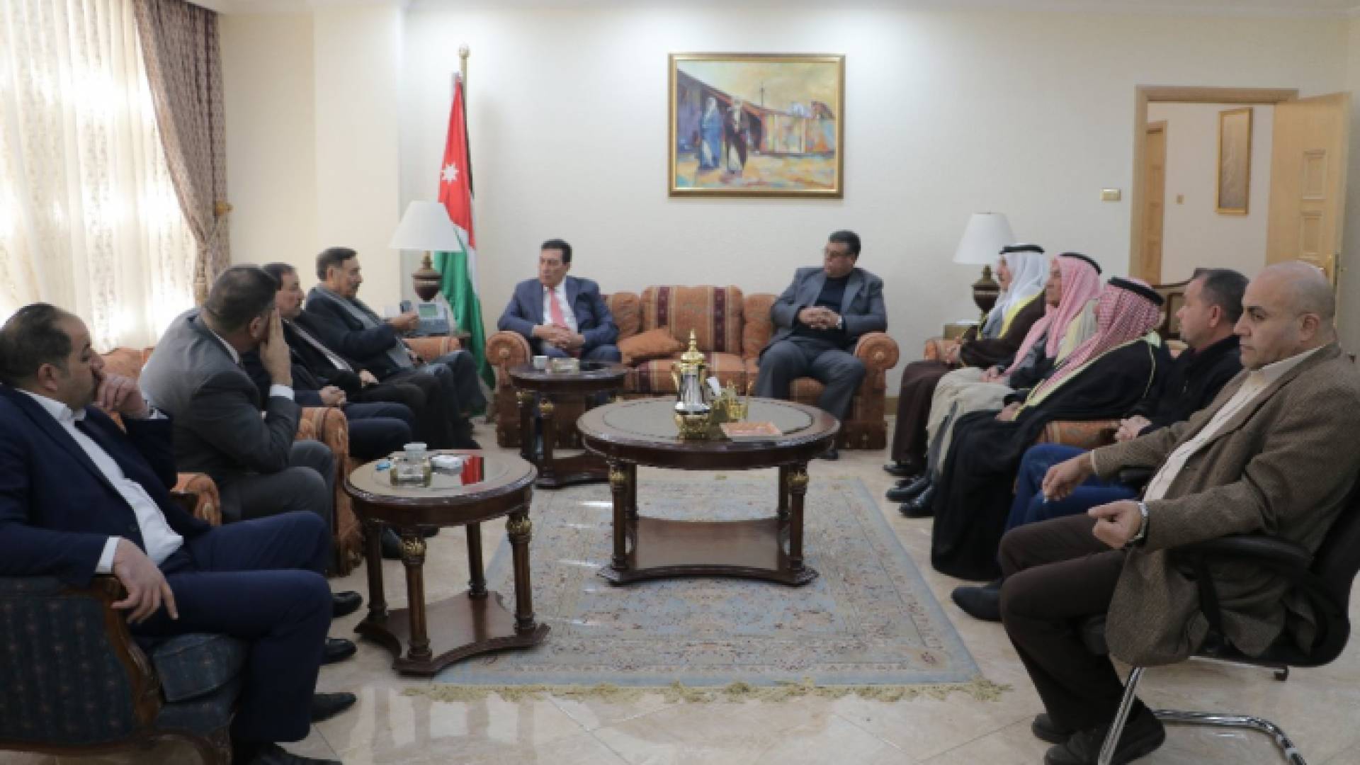 رئيس مجلس النواب المهندس عاطف الطراونة يلتقي بوفد من وجهاء أبناء محافظة الكرك