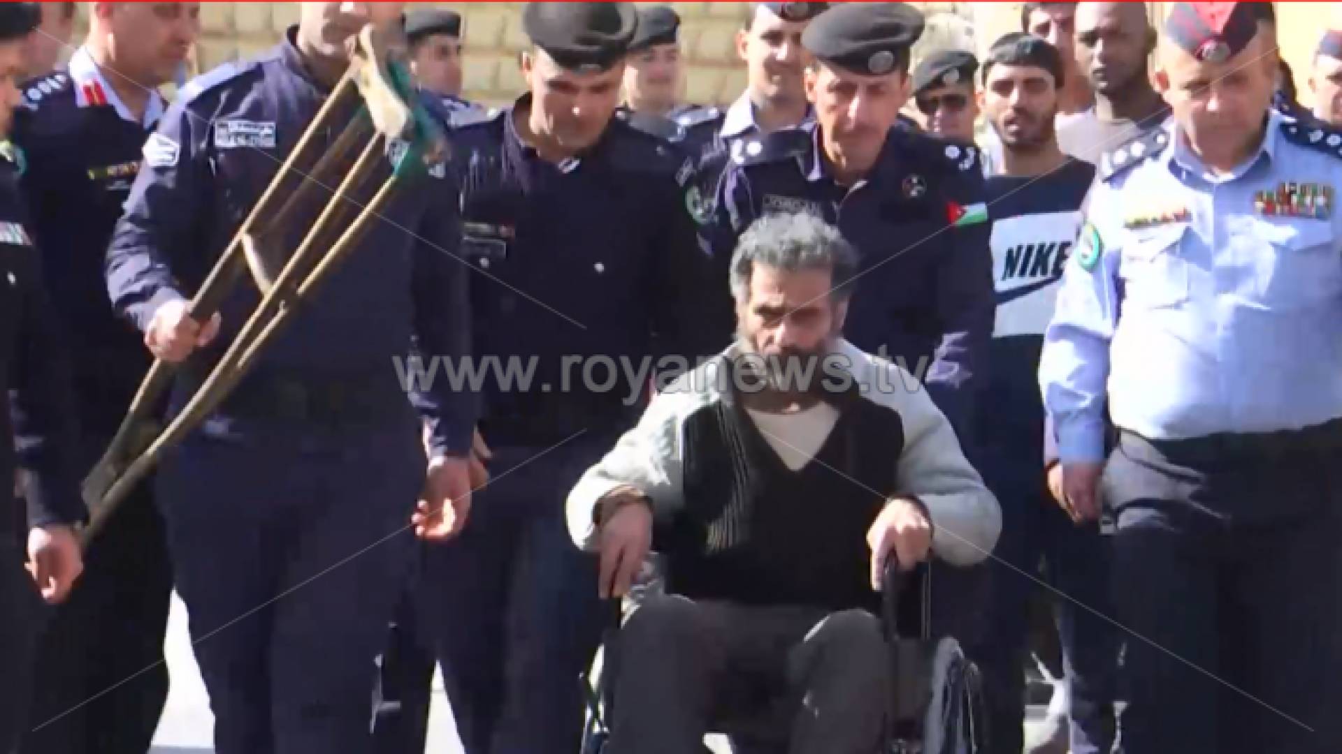 في موقف انساني شاهد اللحظات الاولى للافراج عن المشموين بالعفو العام من "سجن ماركا"