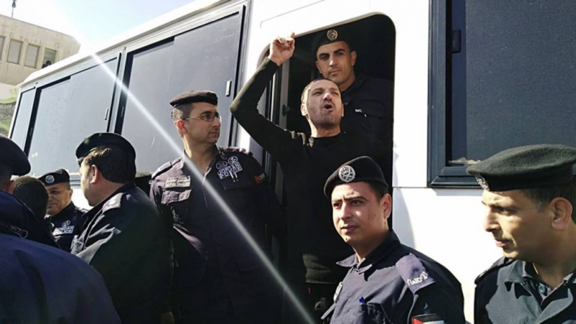 صورة من عمليات الإفراج اليوم