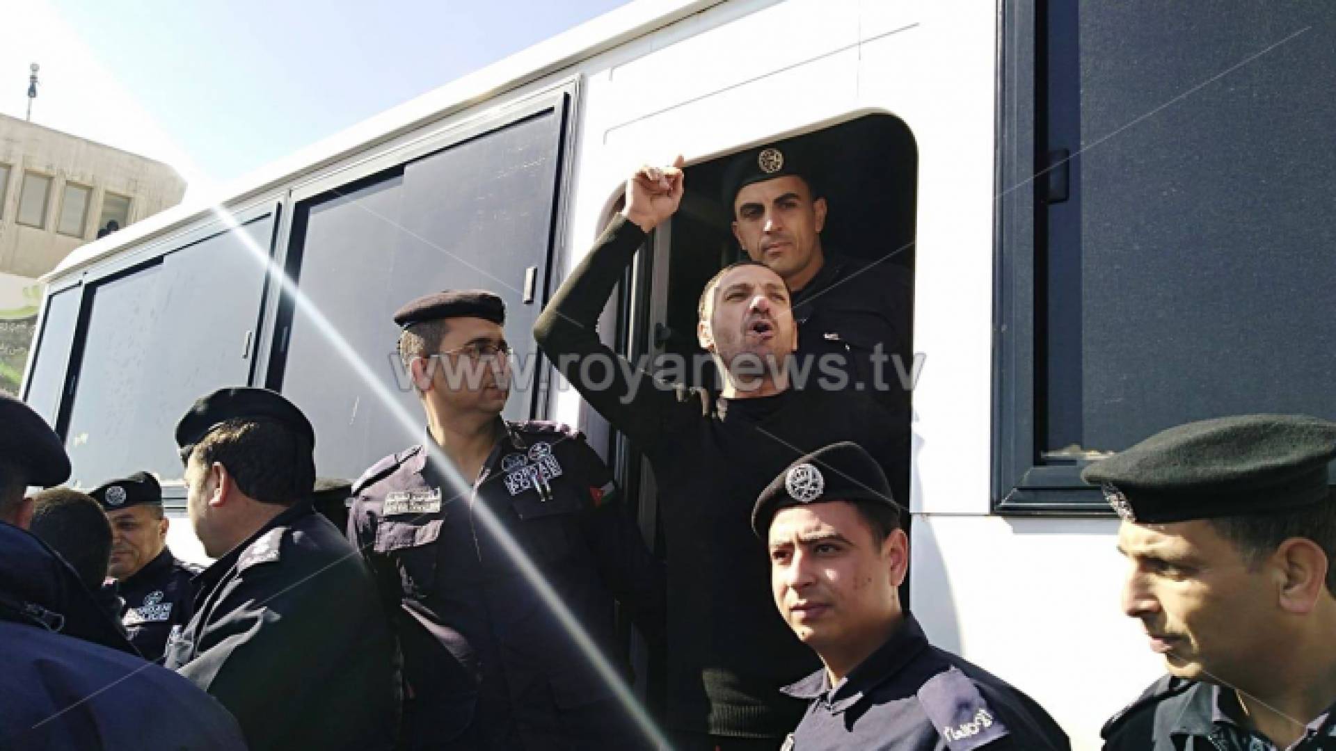 الافراج عن موقوفين مشمولين العفو العام