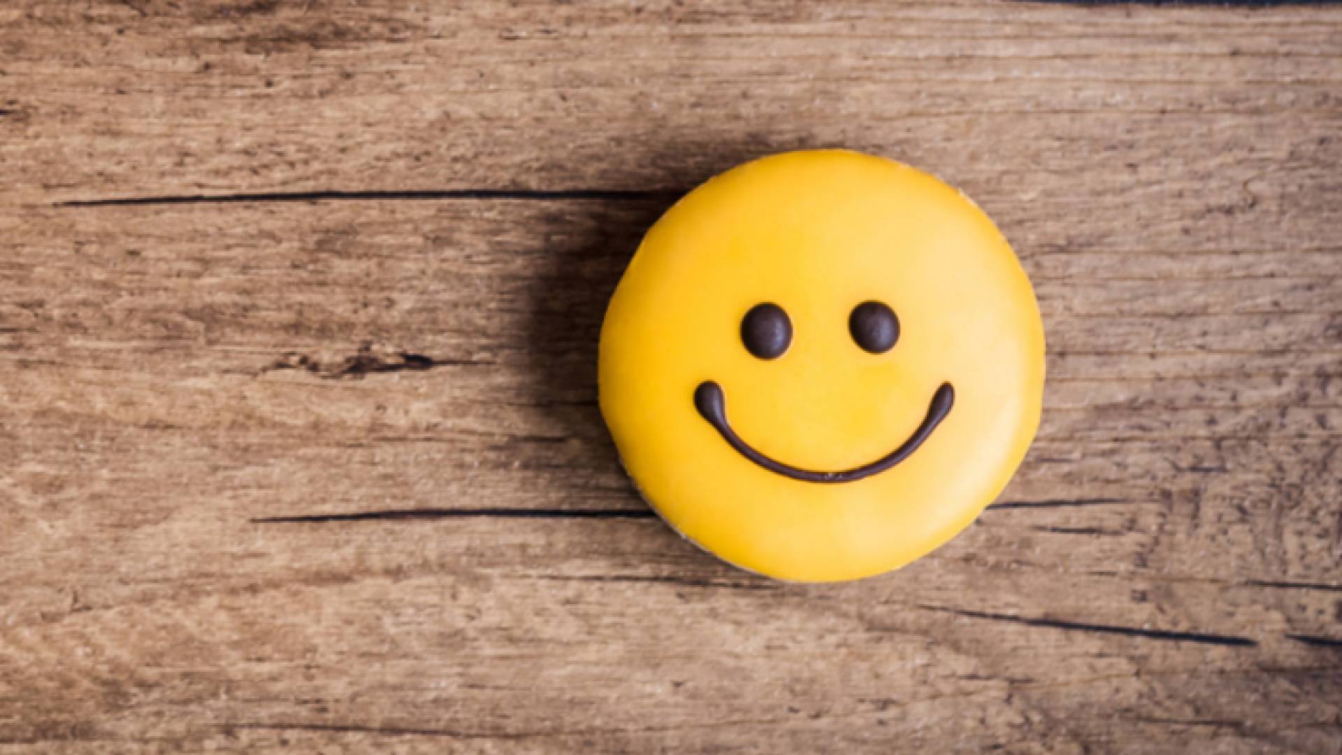 تعبيرية عن السعادة