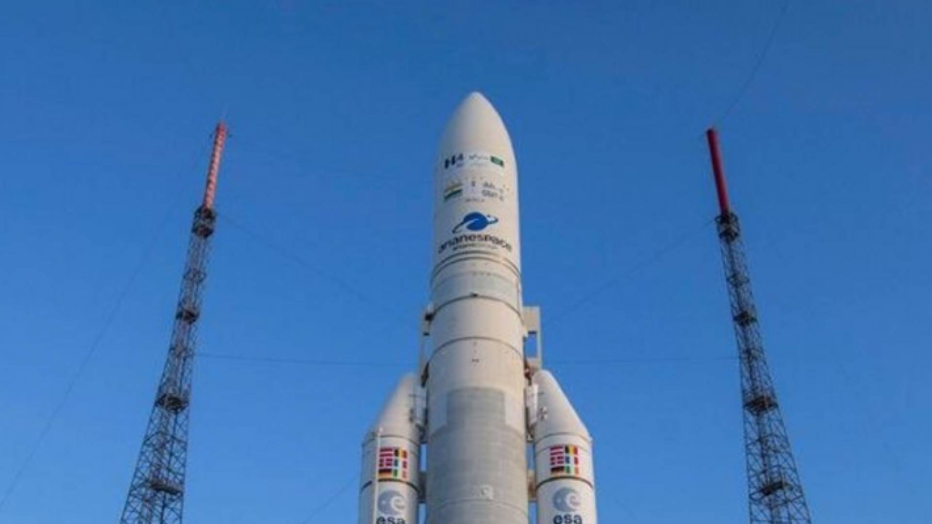 السعودية تطلق قمرها الصناعي الأول للاتصالات