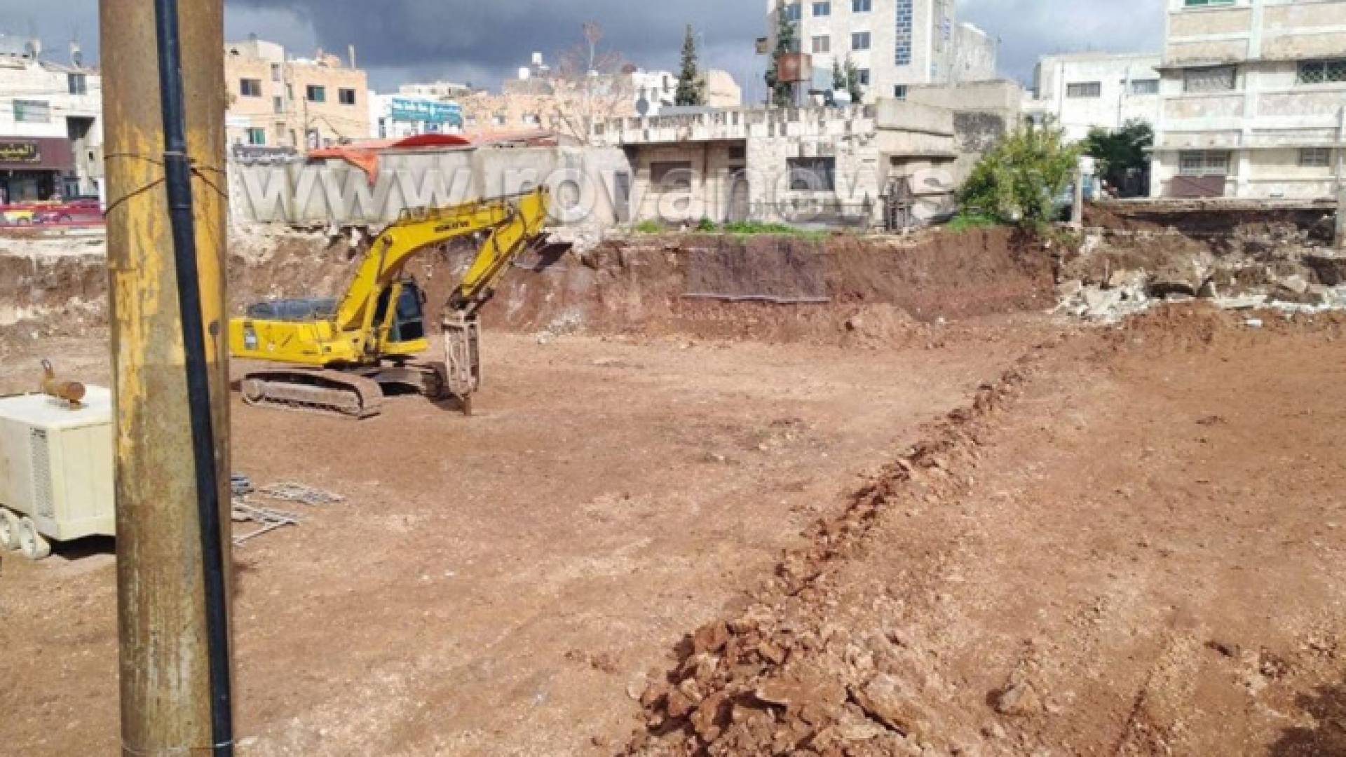 من موقع الانهيار