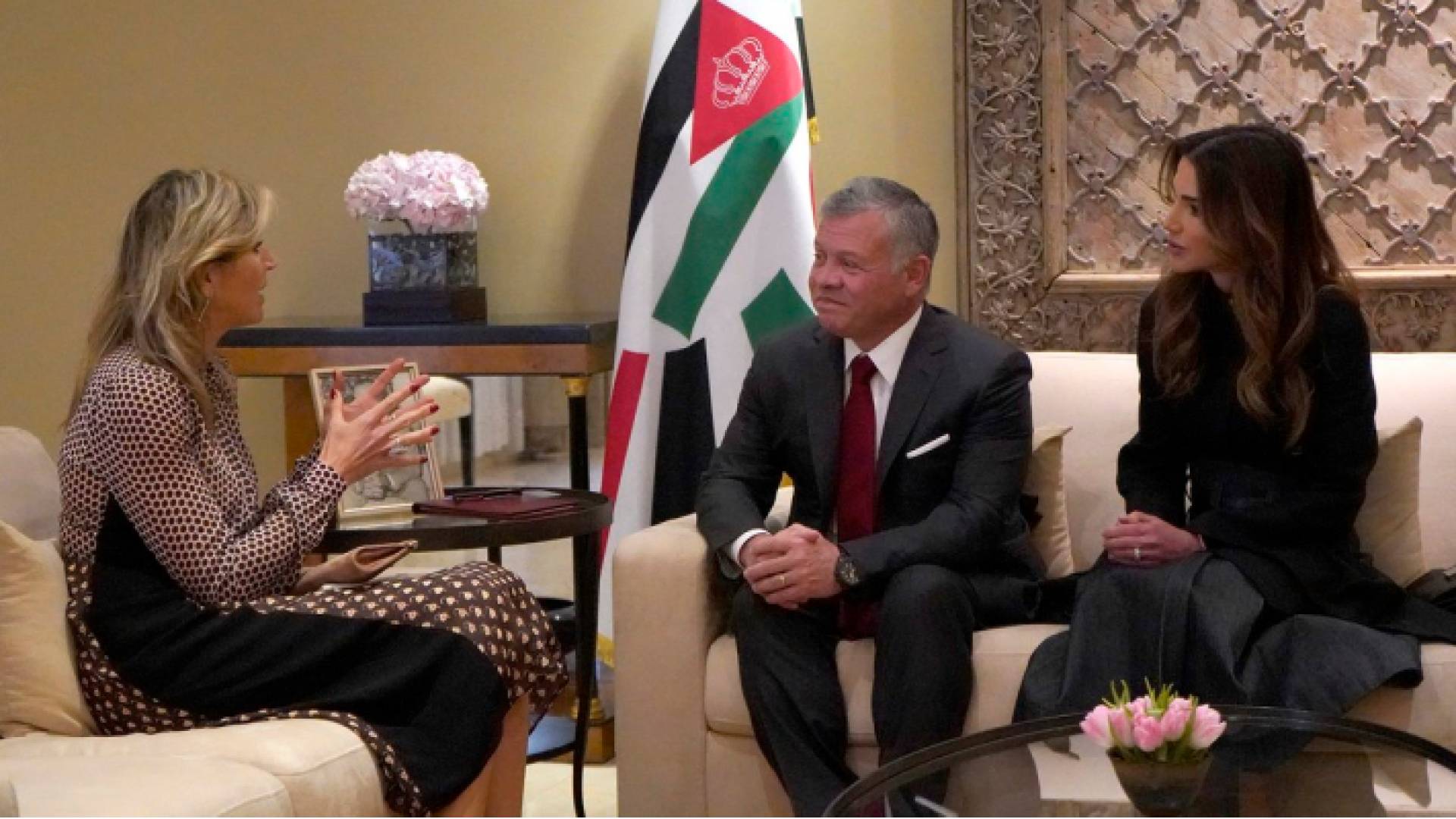 الملك والملكة يستقبلان ملكة هولندا