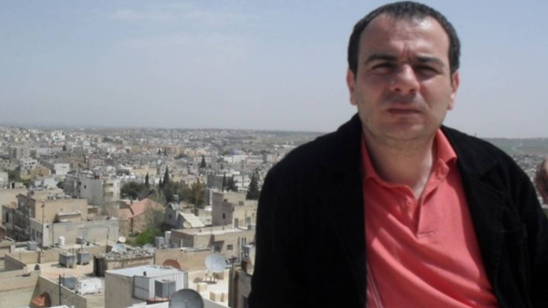 الصحفي الأردني تيسير النجار