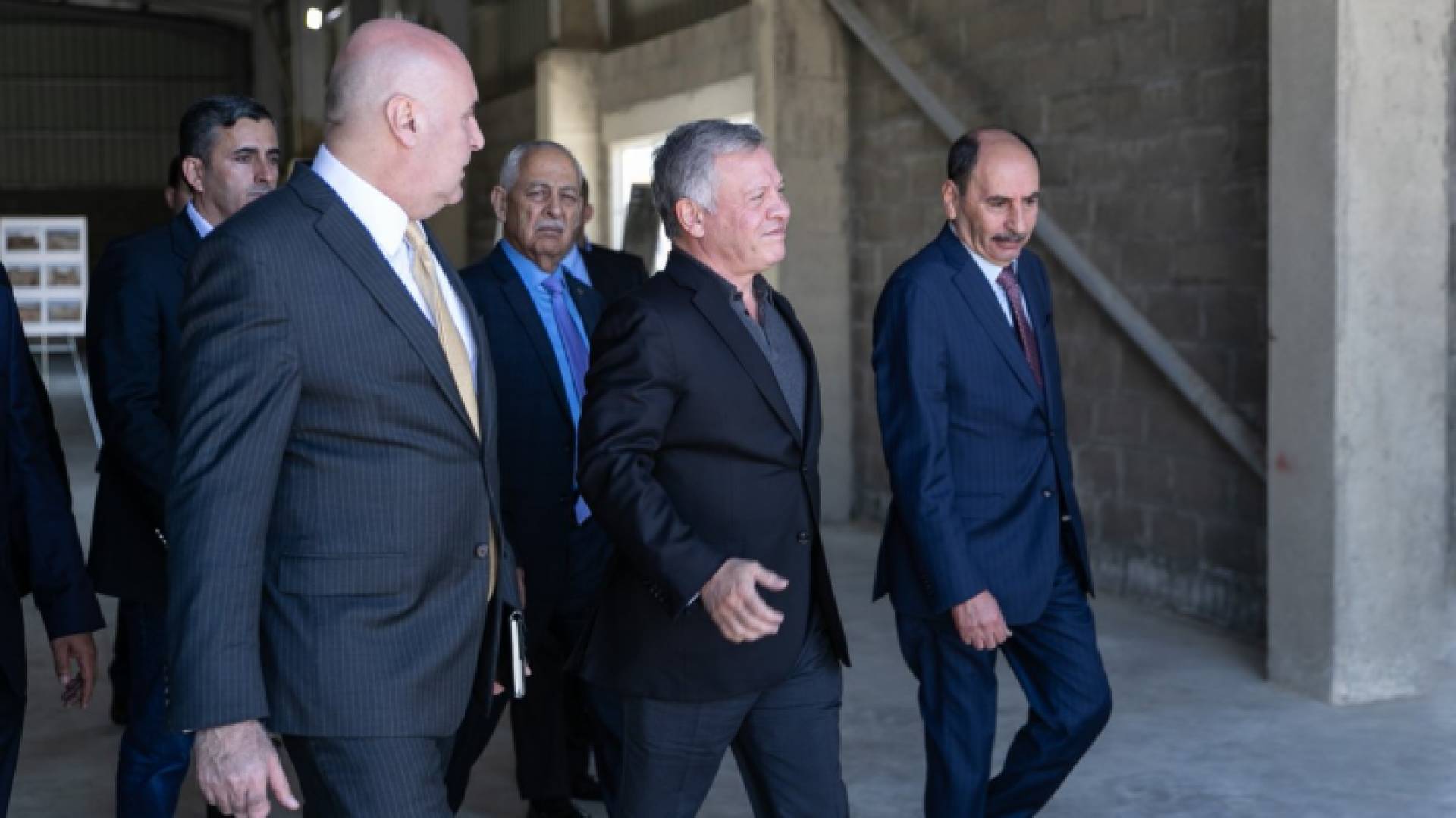 الملك يزور مشروع المدينة الصناعية في مادبا