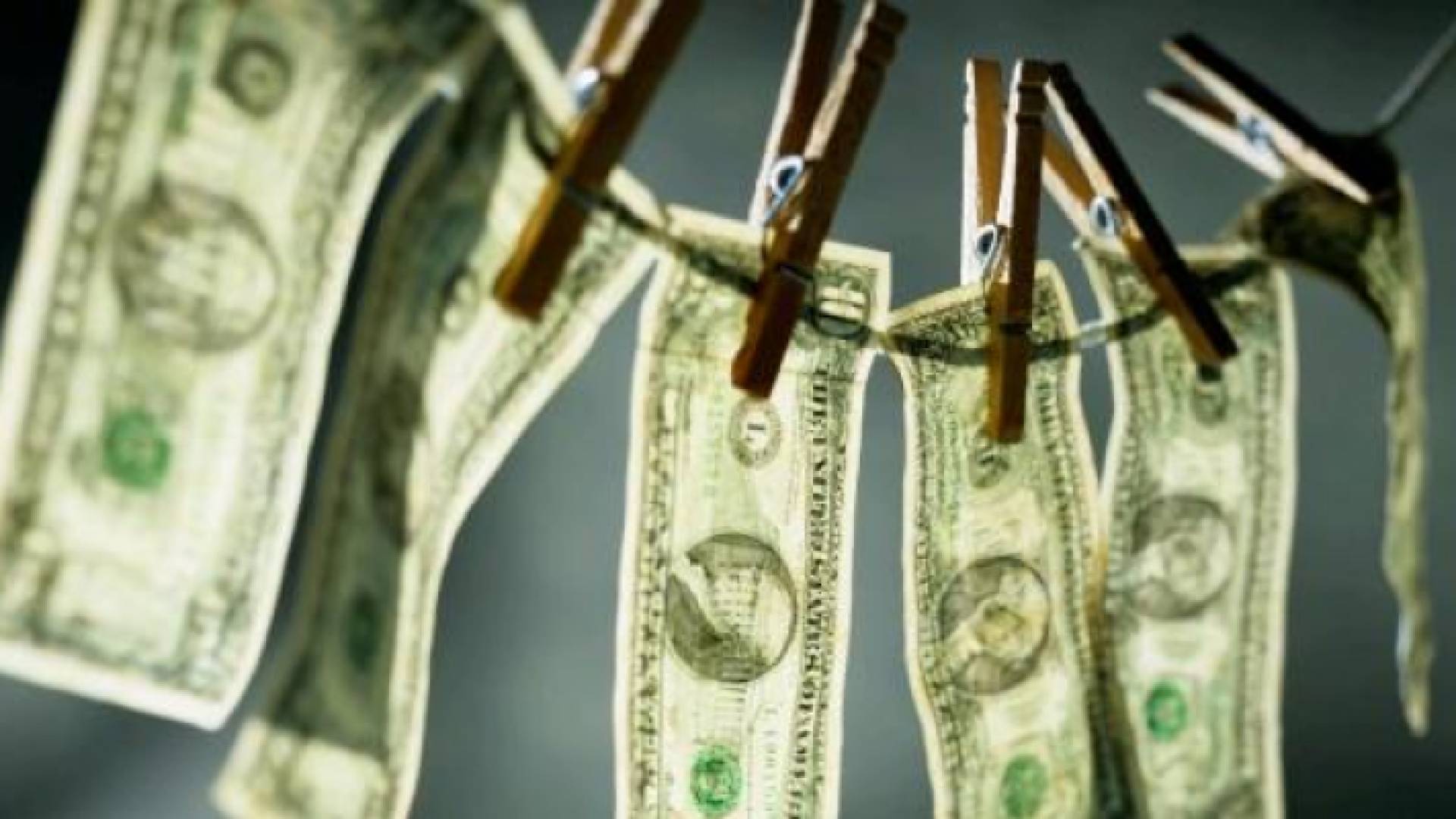 تعبيرية عن غسل الأموال