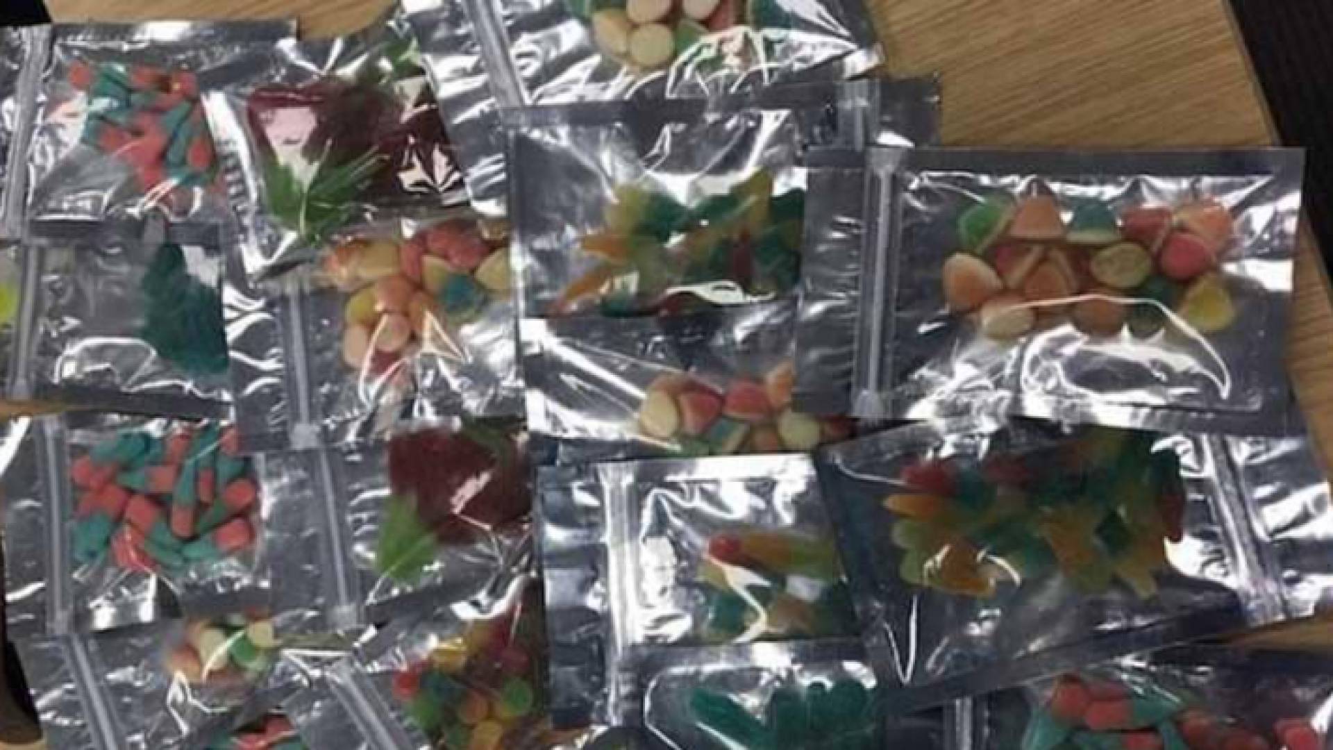 الحلويات المخدرة التي عثرت عليها الشرطة