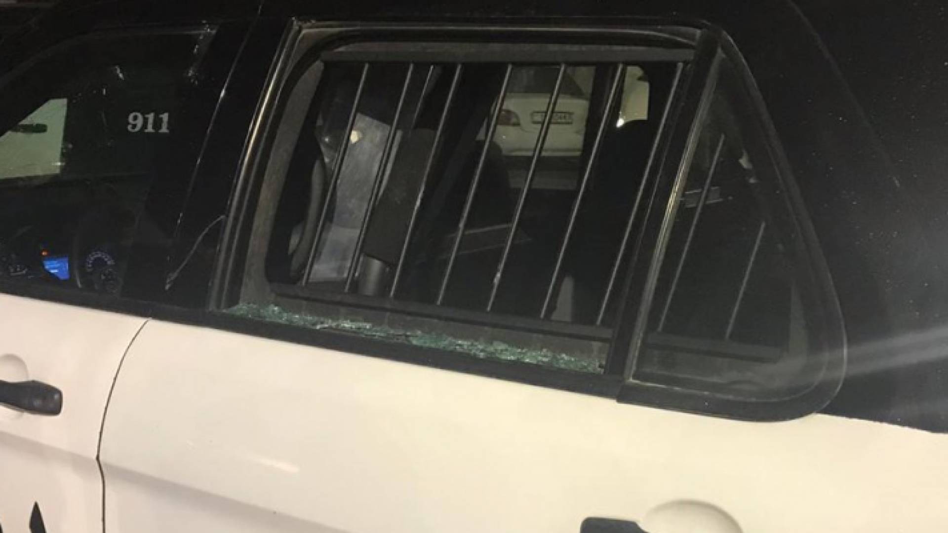 أضرار جسيمة لحقت بدورية تابعة للأمن العام