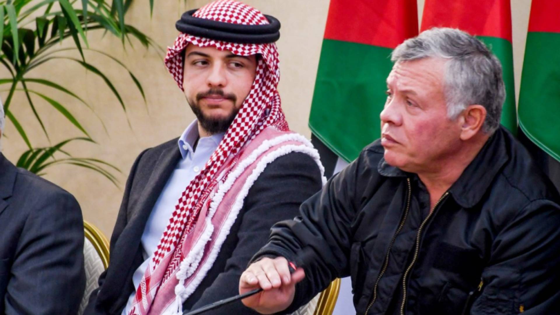 الملك وولي العهد خلال الزيارة لمحافظة الطفيلة