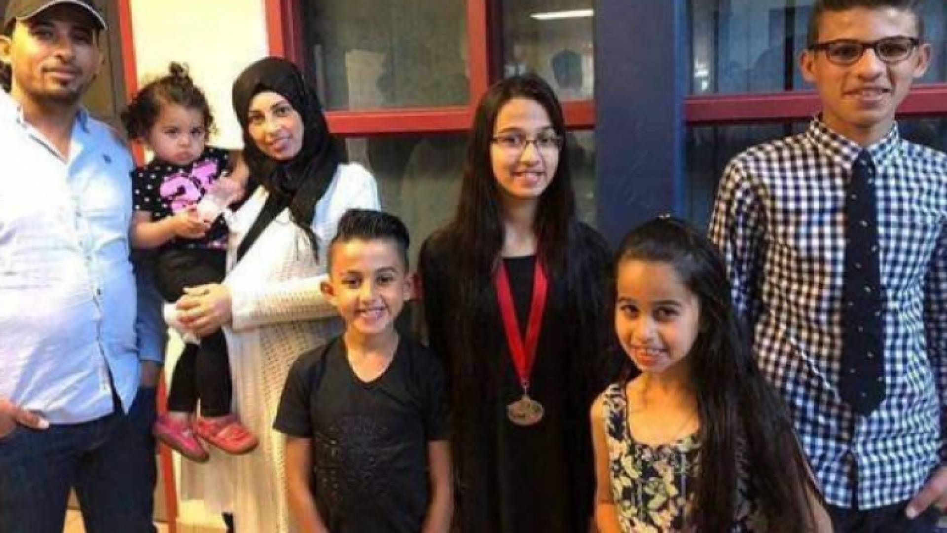 احدى صور العائلة