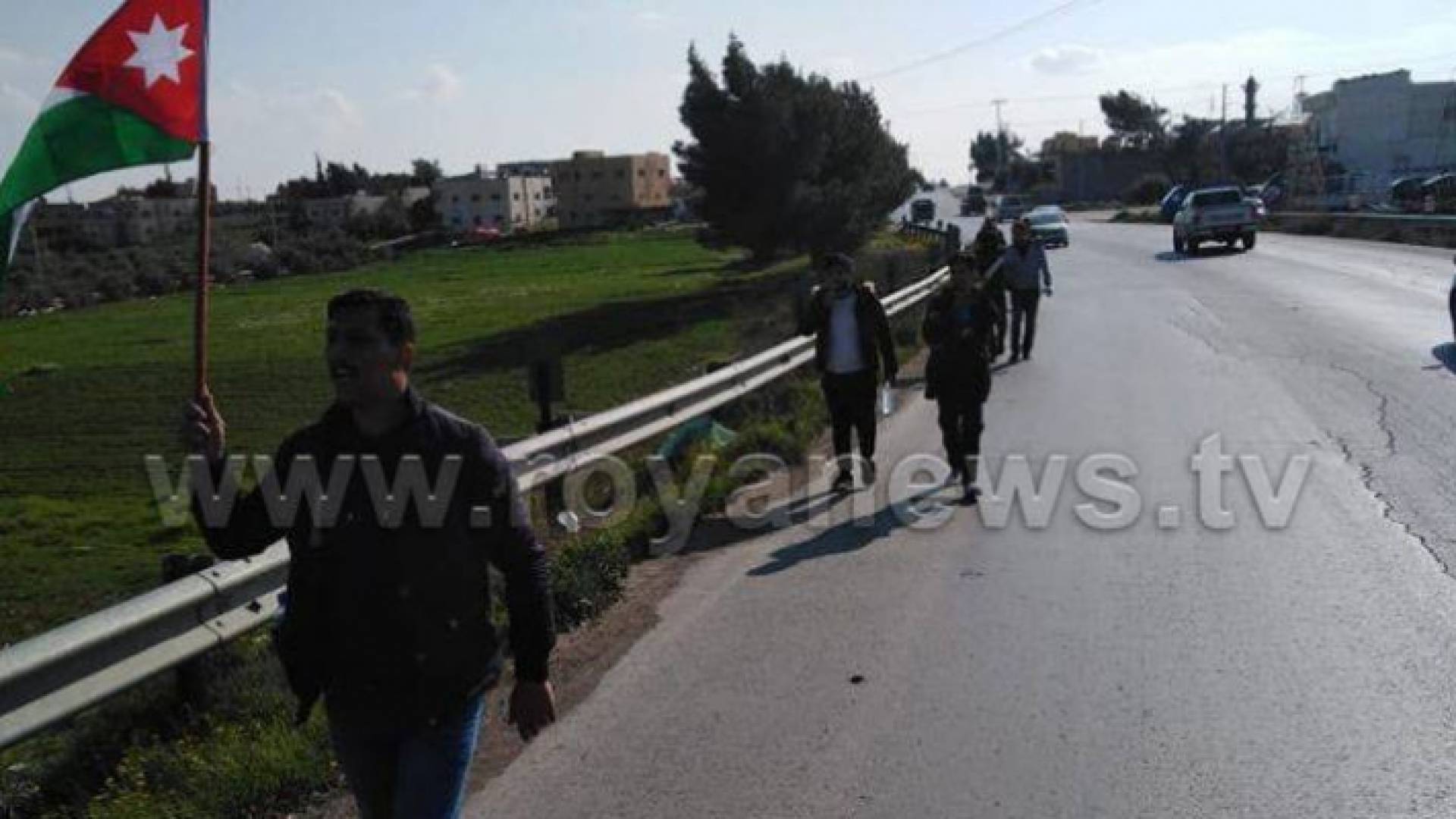 متعطلون عن العمل يبدأون المسير من مأدبا الى عمّان