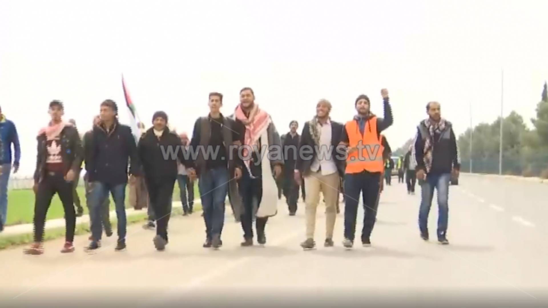 المتعطلون عن العمل في العقبة يصلون العاصمة عمان للمطالبة بتوظيفهم