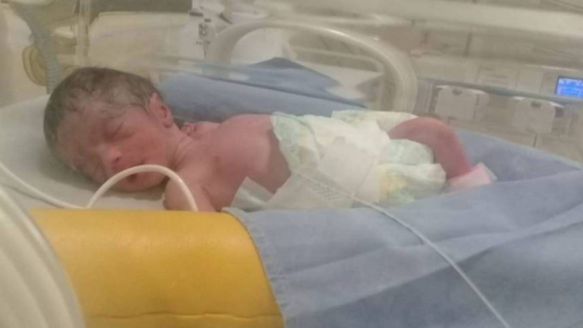 السيدة انتظرت 23 عاما فأنجبت توأمين