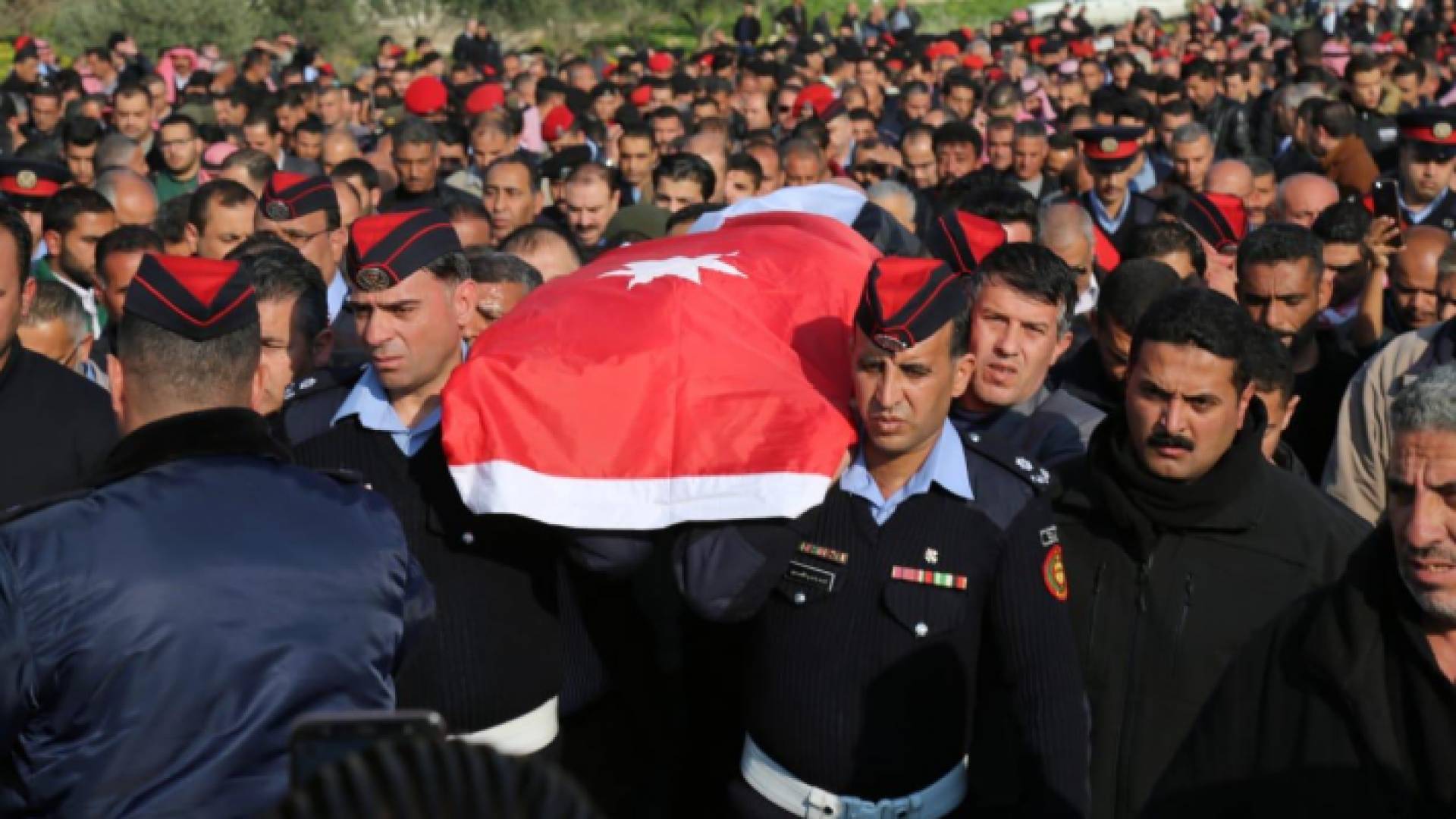 من مراسم تشييع الشهيد