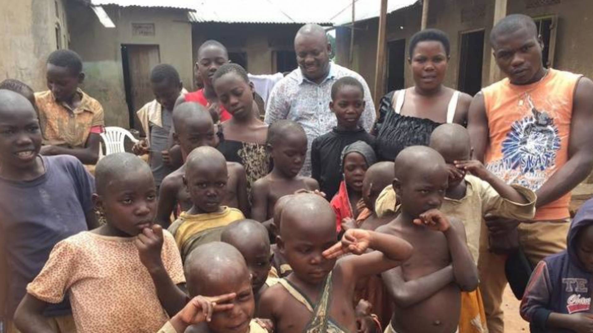 أنجبت 6 أزواج من التوائم و4 توائم ثلاثية و3 توائم رباعية